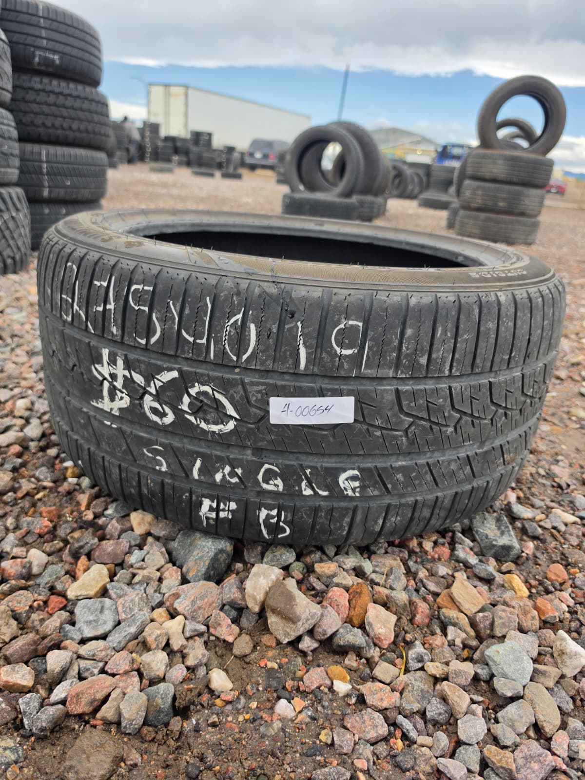 275/40R19 Single (1 Used Tire) Sumitomo HTR P03