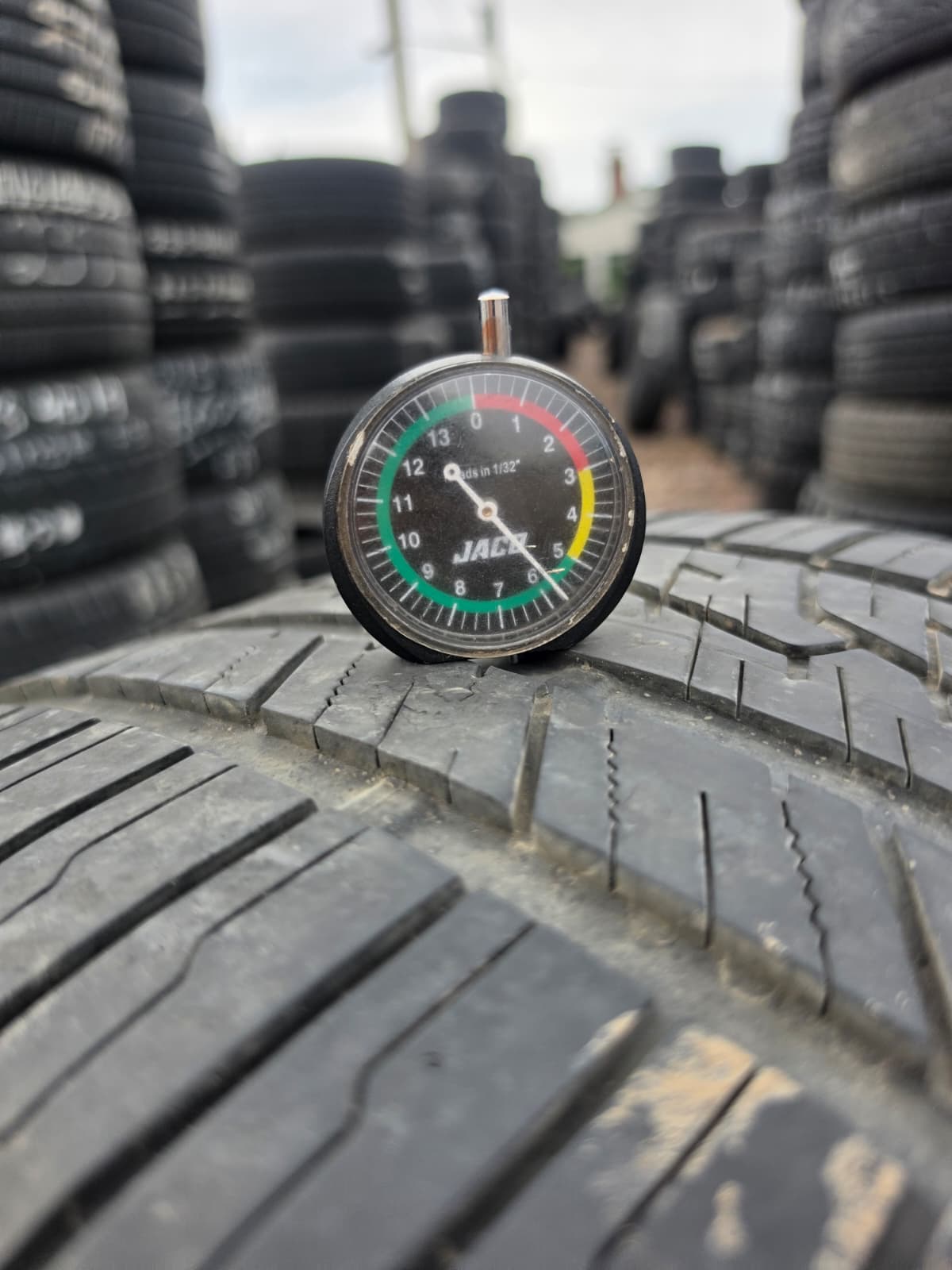 275/40R19 Single (1 Used Tire) Sumitomo HTR P03