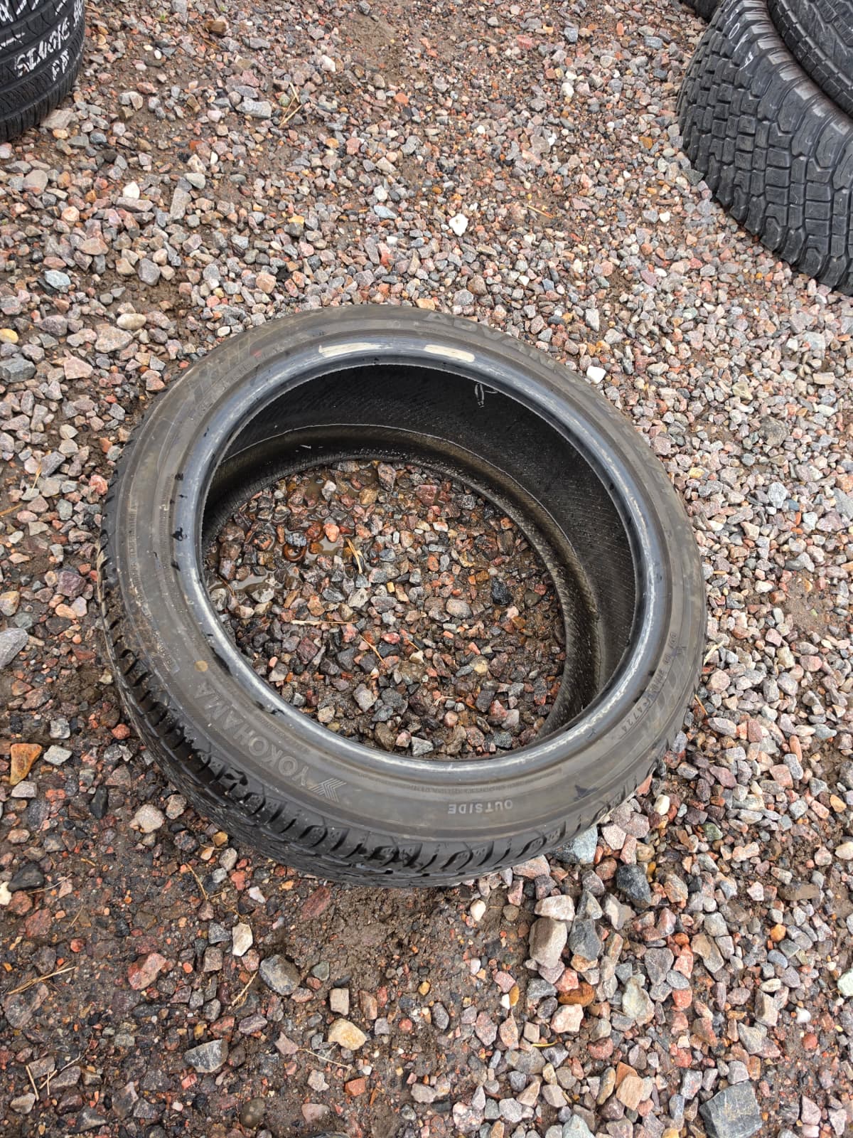 245/40R19 Single (1 Used Tire) Yokohama Advan Sport