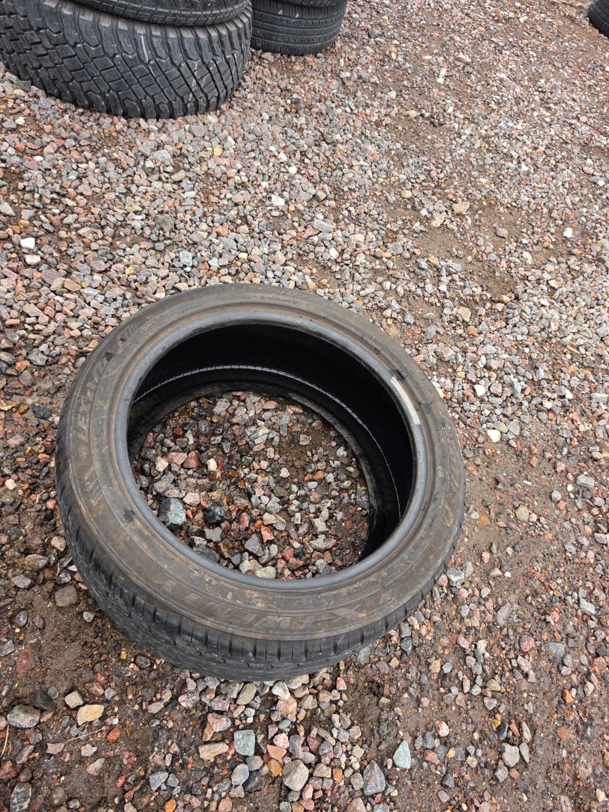 275/40R19 Single (1 Used Tire) Lexani LX Twenty