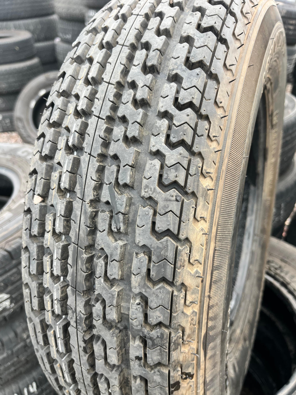 ST205/75R14 Single (1 Used Tire) Schooner Schooner STR