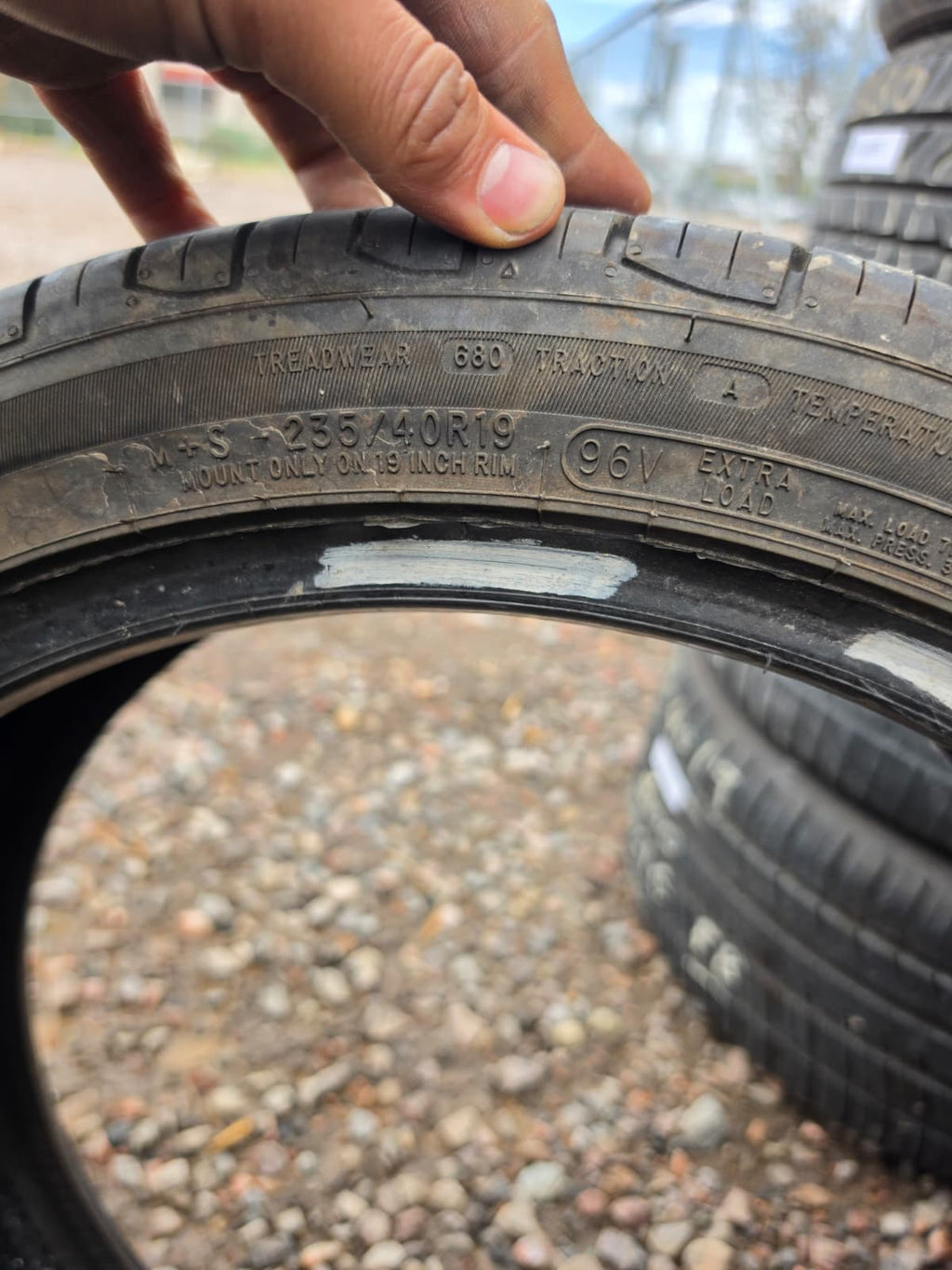 235/40R19 Single (1 Used Tire) Dean Tires Road Control 2