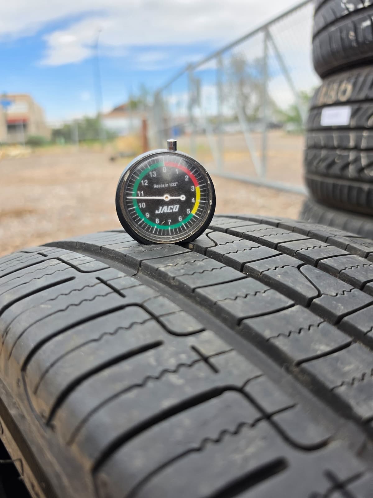 235/40R19 Single (1 Used Tire) Dean Tires Road Control 2