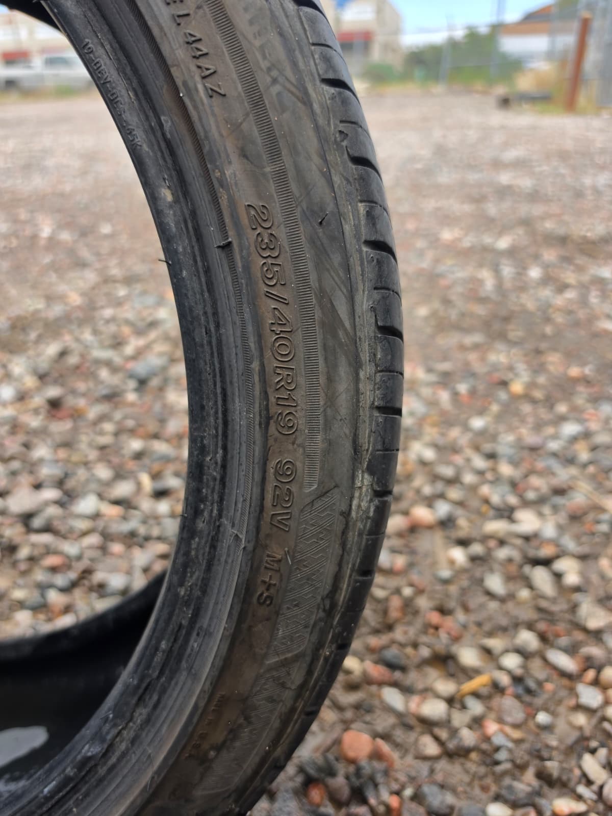 235/40R19 Single (1 Used Tire) Bridgestone Turanza EL450