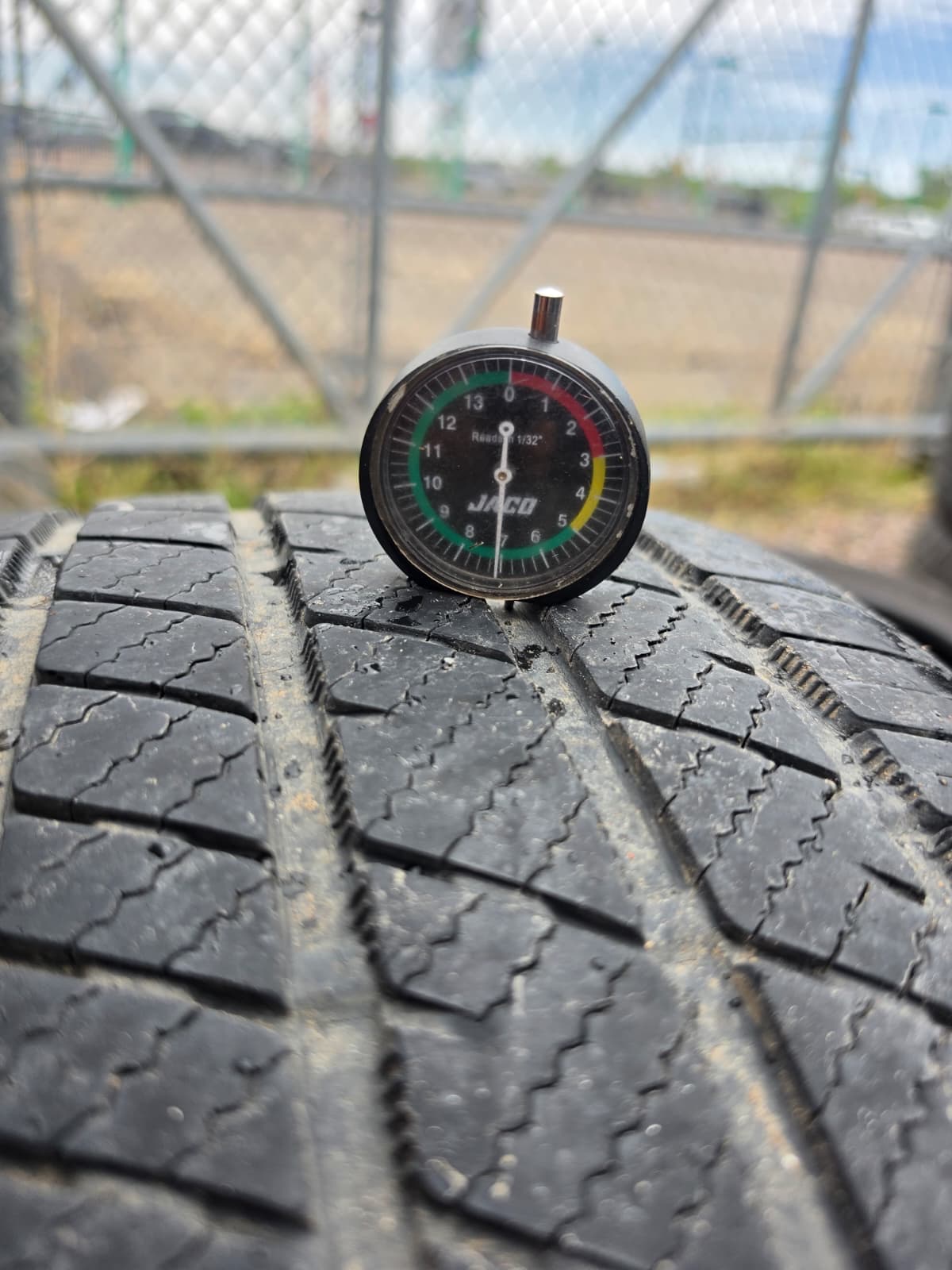 255/40R19 Single (1 Used Tire) Bridgestone Potenza RE 980