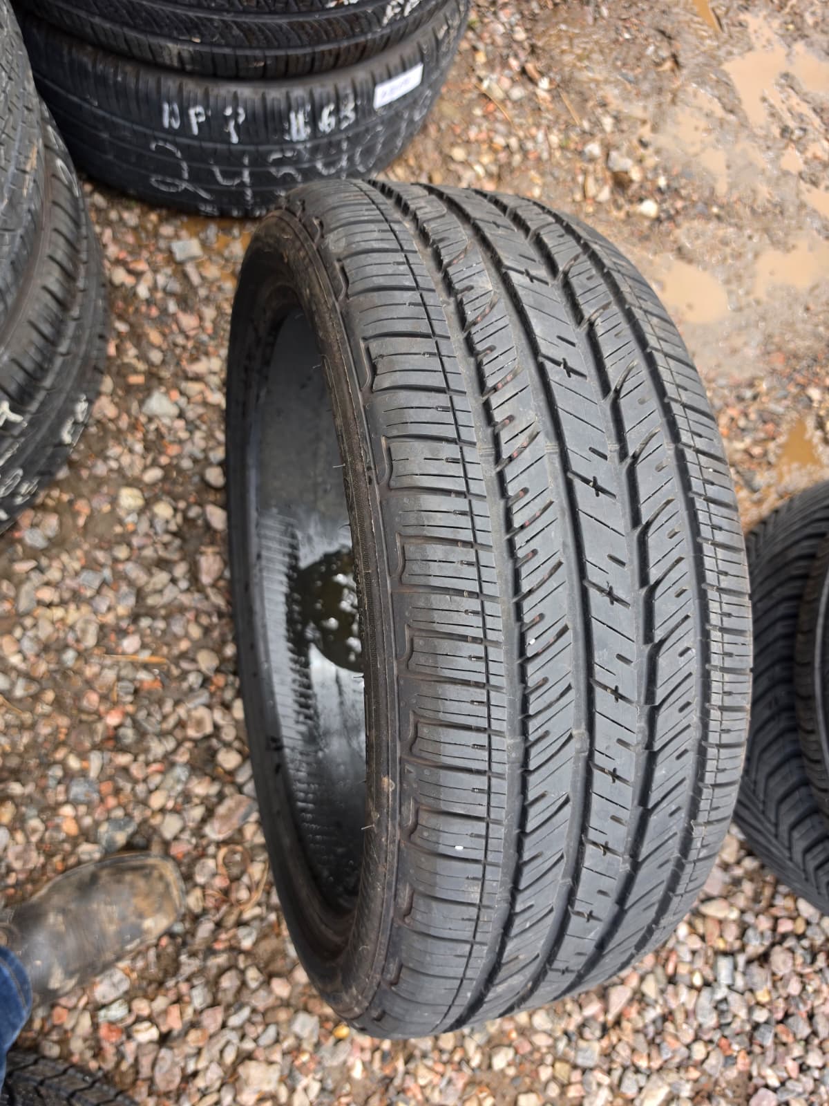 225/40R19 Single (1 Used Tire) Bridgestone Turanza EL100