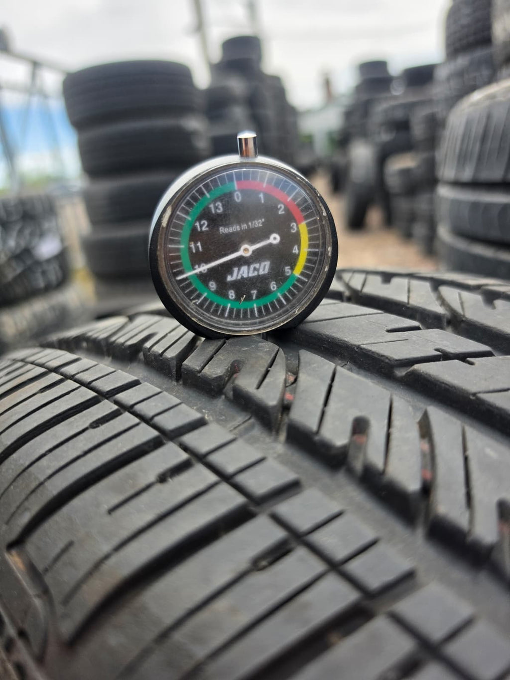 225/40R19 Single (1 Used Tire) Bridgestone Turanza EL100