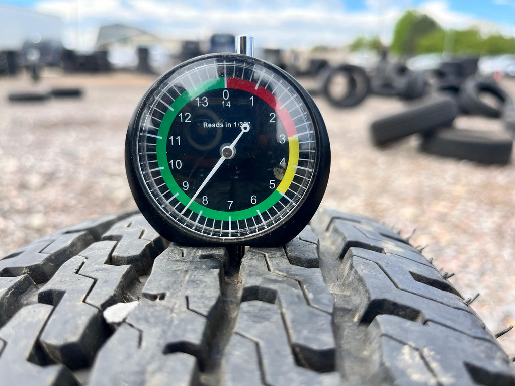 ST205/75R14 Single (1 Used Tire) Cosmo Stray Kat