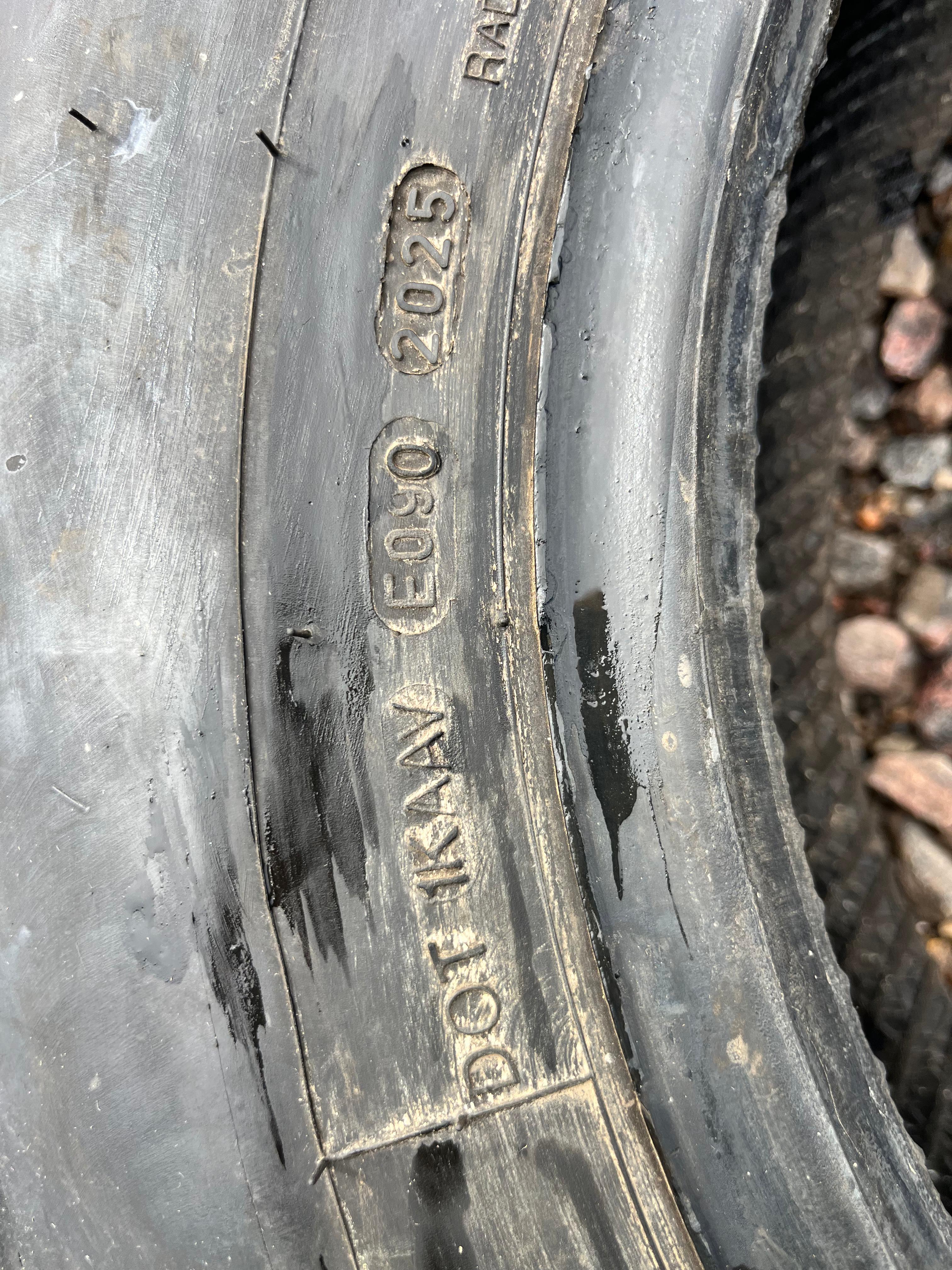 ST205/75R14 Single (1 Used Tire) Cosmo Stray Kat