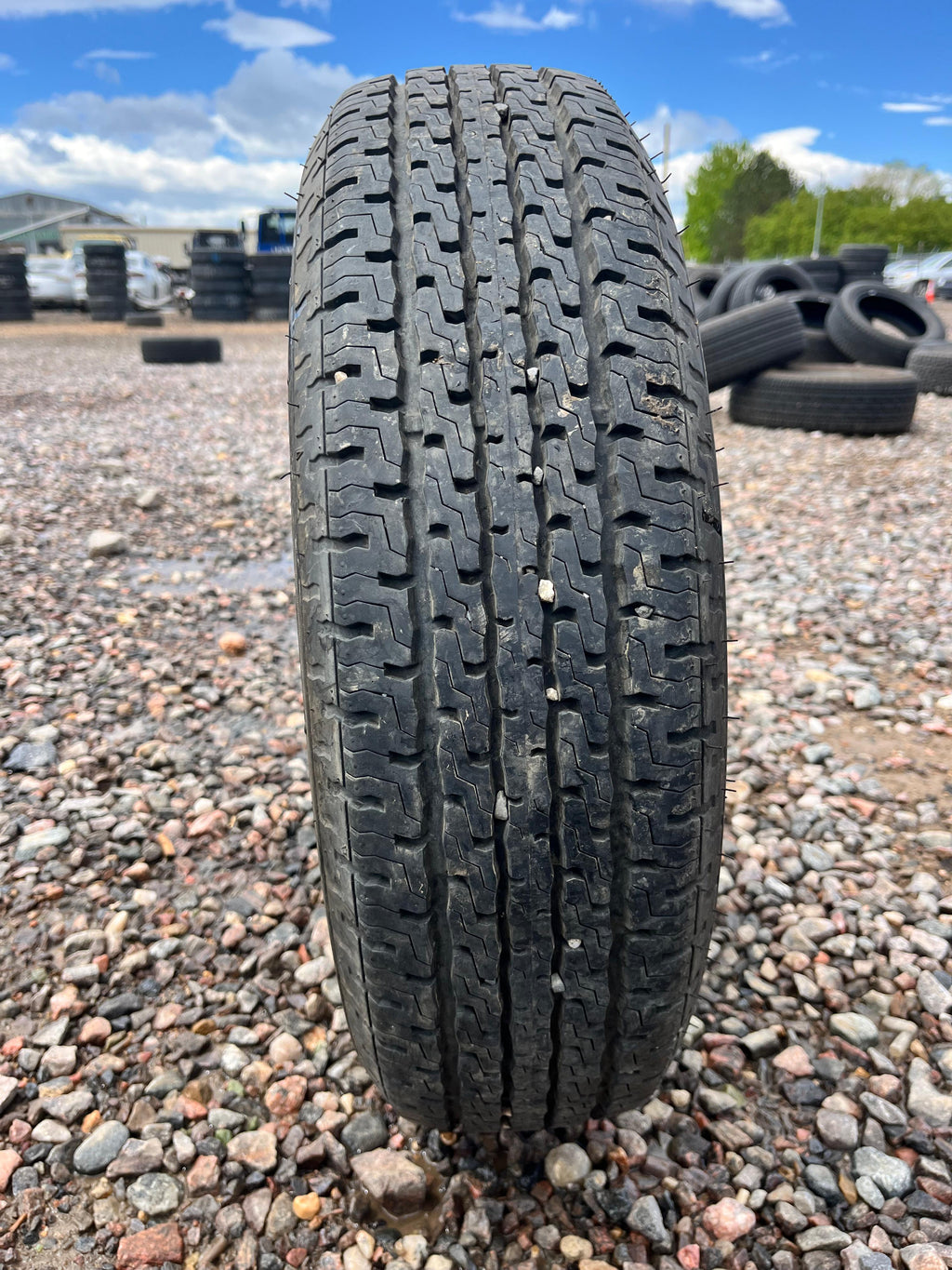 ST205/75R14 Single (1 Used Tire) Cosmo Stray Kat