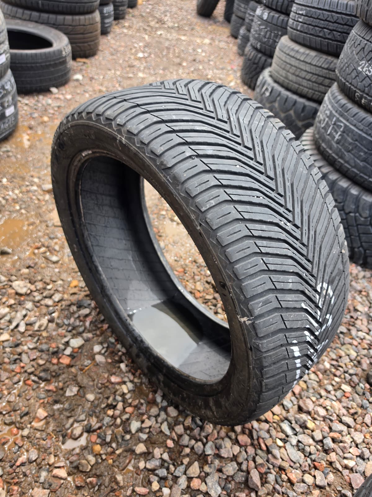 235/40R19 Single (1 Used Tire) Michelin Cross Climate2
