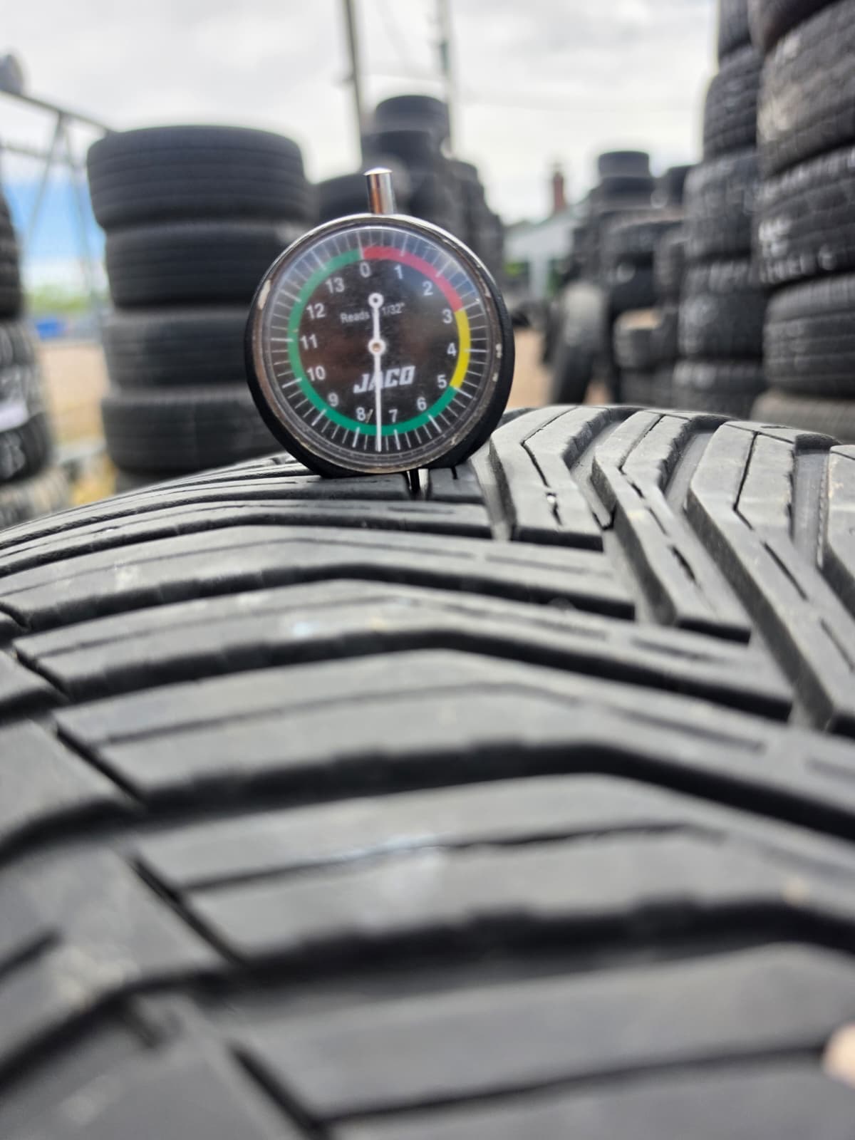 235/40R19 Single (1 Used Tire) Michelin Cross Climate2