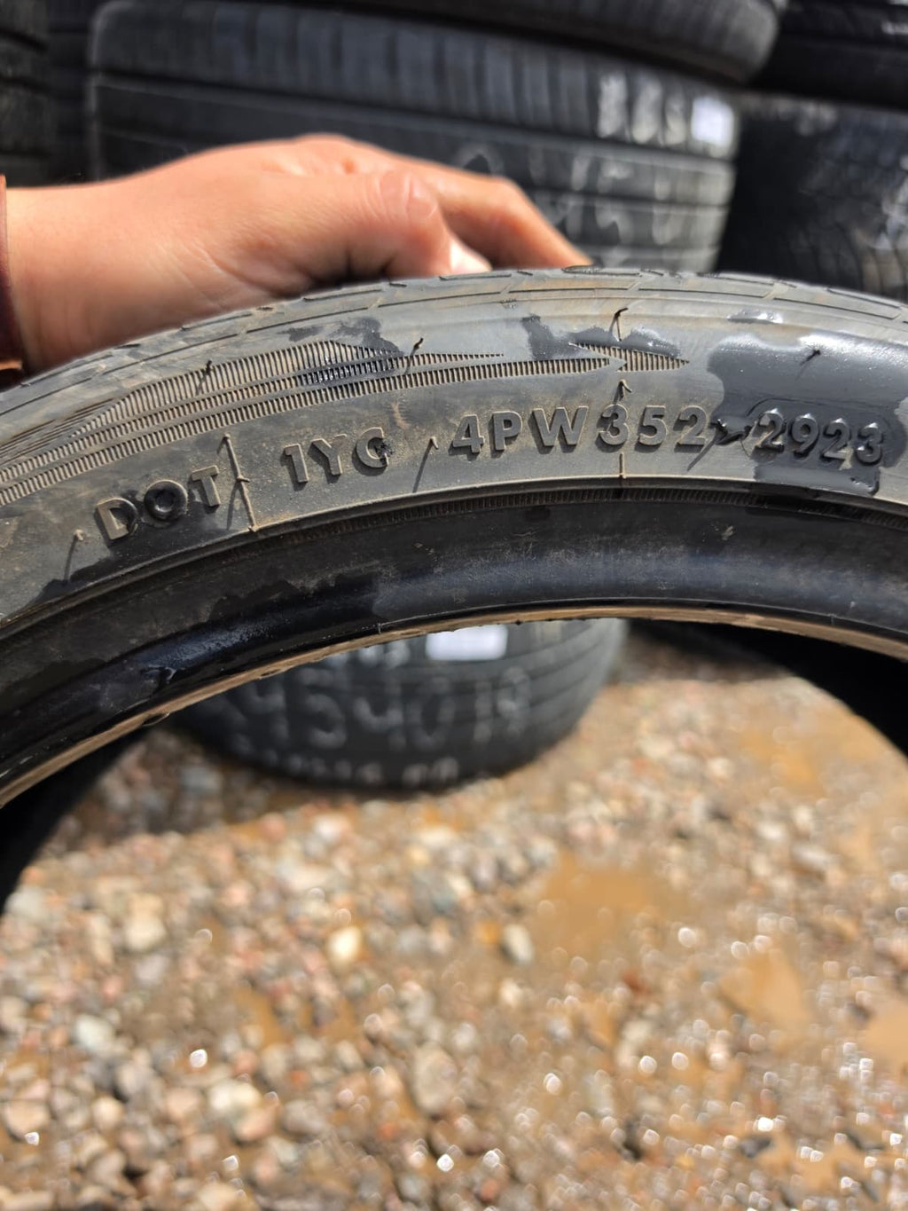 225/40R19 Single (1 Used Tire) Hercules Raptis