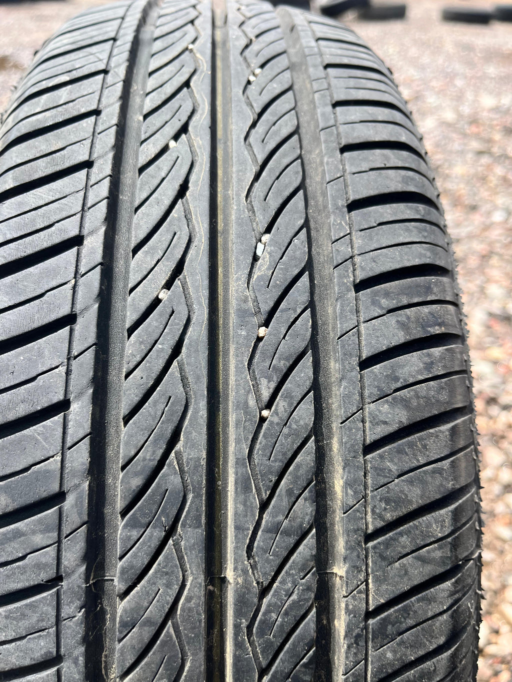 175/70R14 Single (1 Used Tire) Confidence All Season