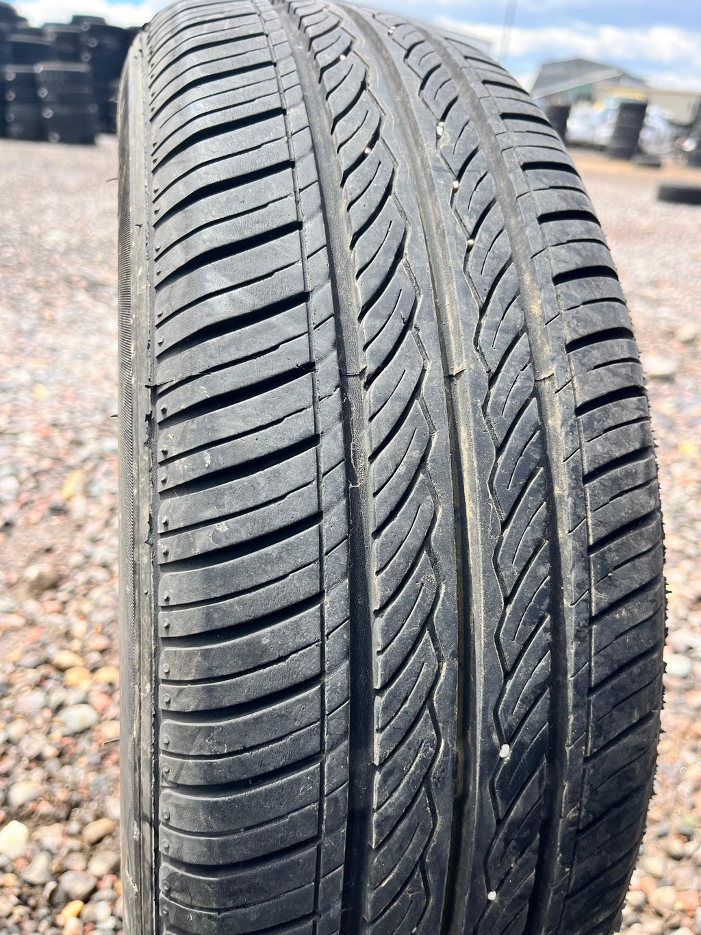 175/70R14 Single (1 Used Tire) Confidence All Season