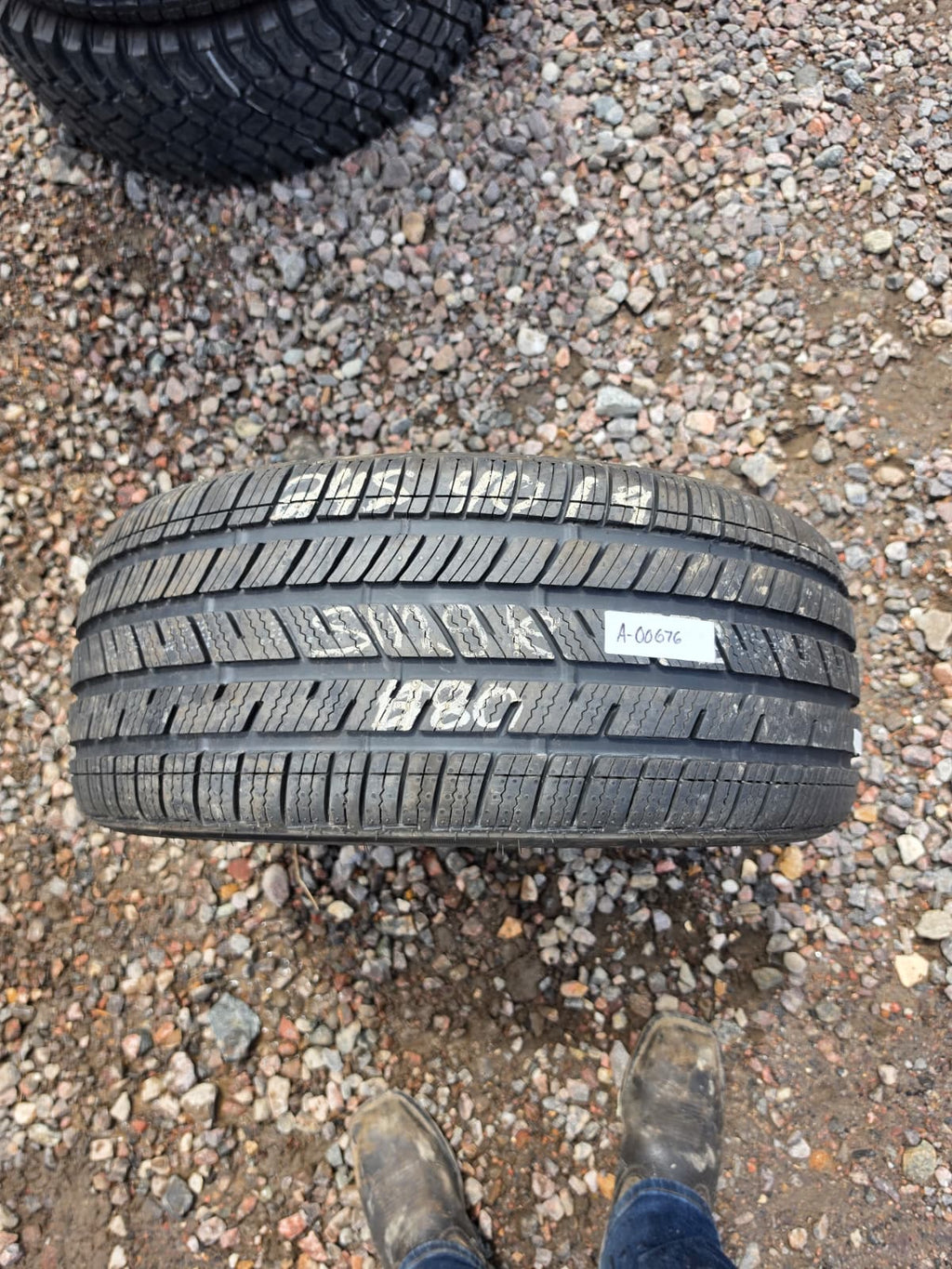 245/40R19 Single (1 Used Tire) Bridgestone Drive Guard