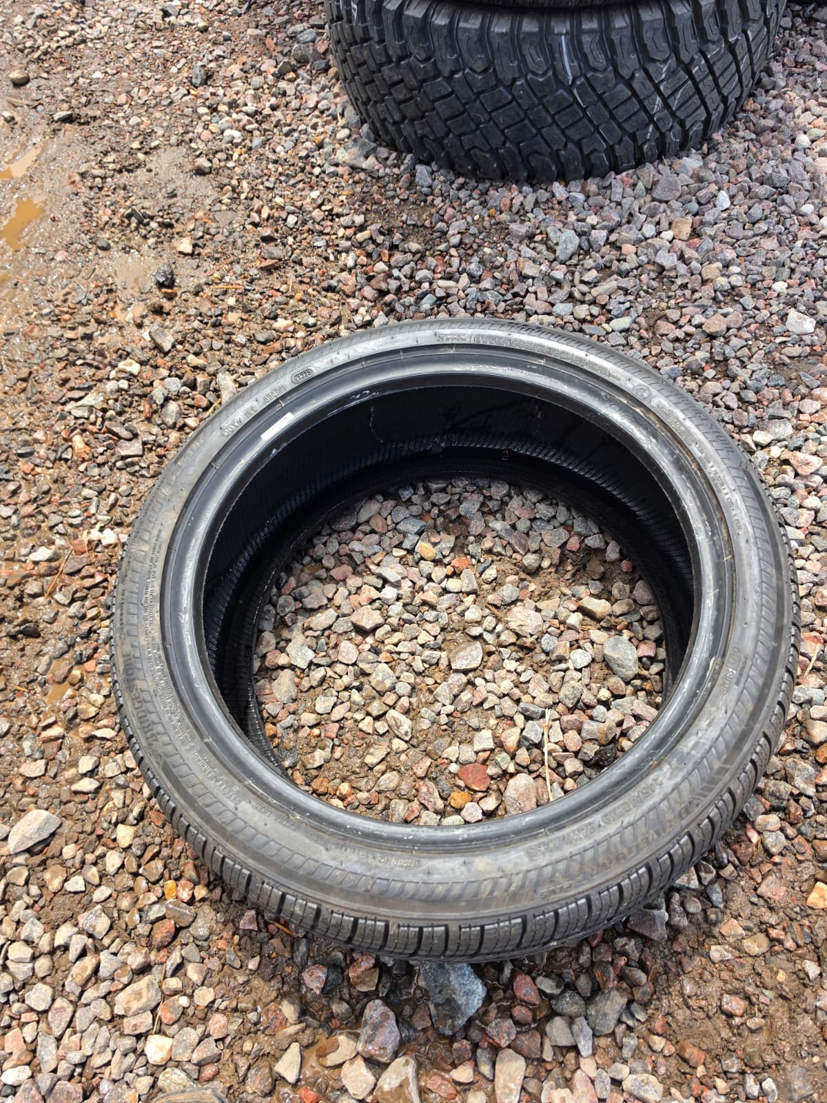 245/40R19 Single (1 Used Tire) Bridgestone Drive Guard