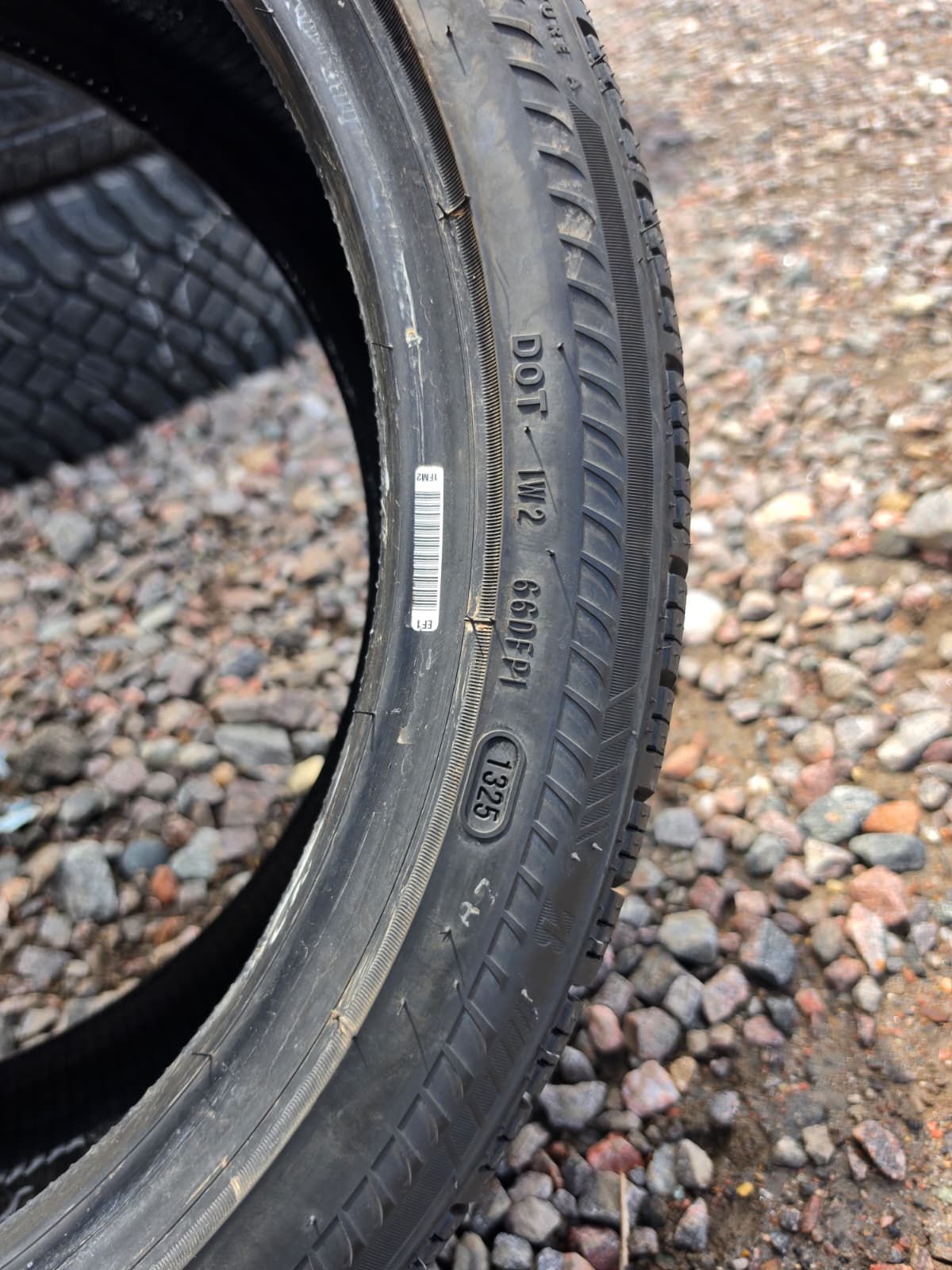 245/40R19 Single (1 Used Tire) Bridgestone Drive Guard