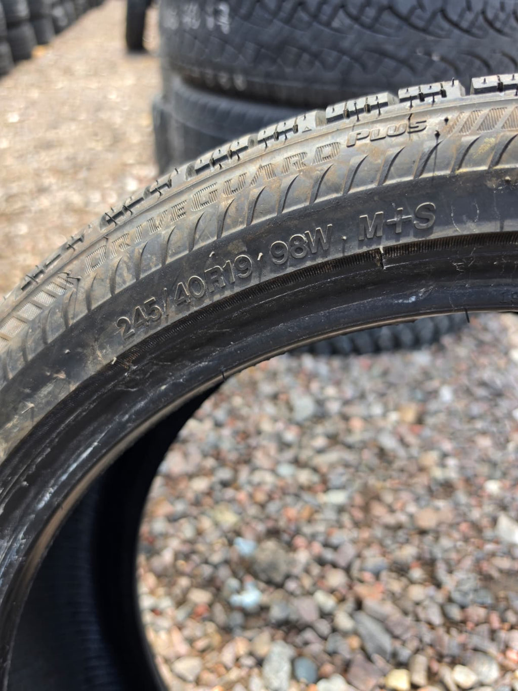 245/40R19 Single (1 Used Tire) Bridgestone Drive Guard