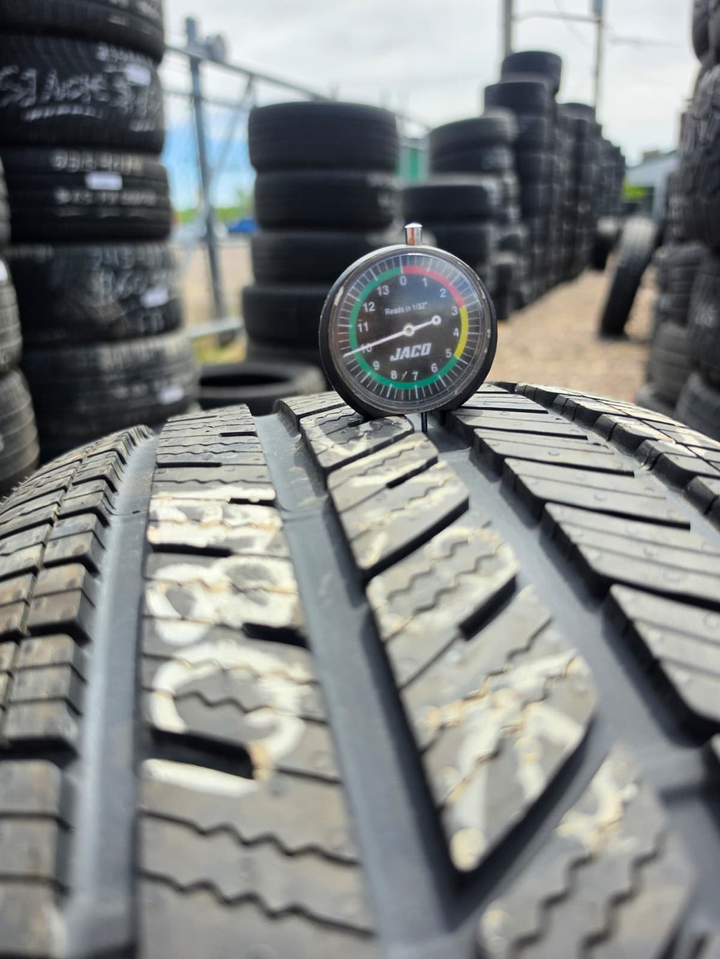 245/40R19 Single (1 Used Tire) Bridgestone Drive Guard