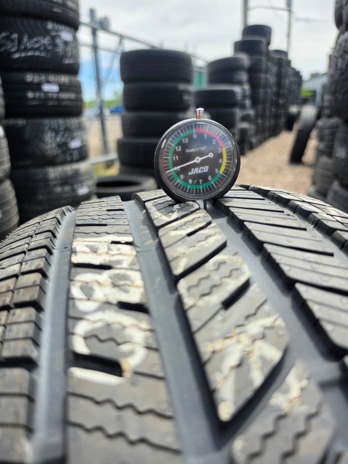 245/40R19 Single (1 Used Tire) Bridgestone Drive Guard