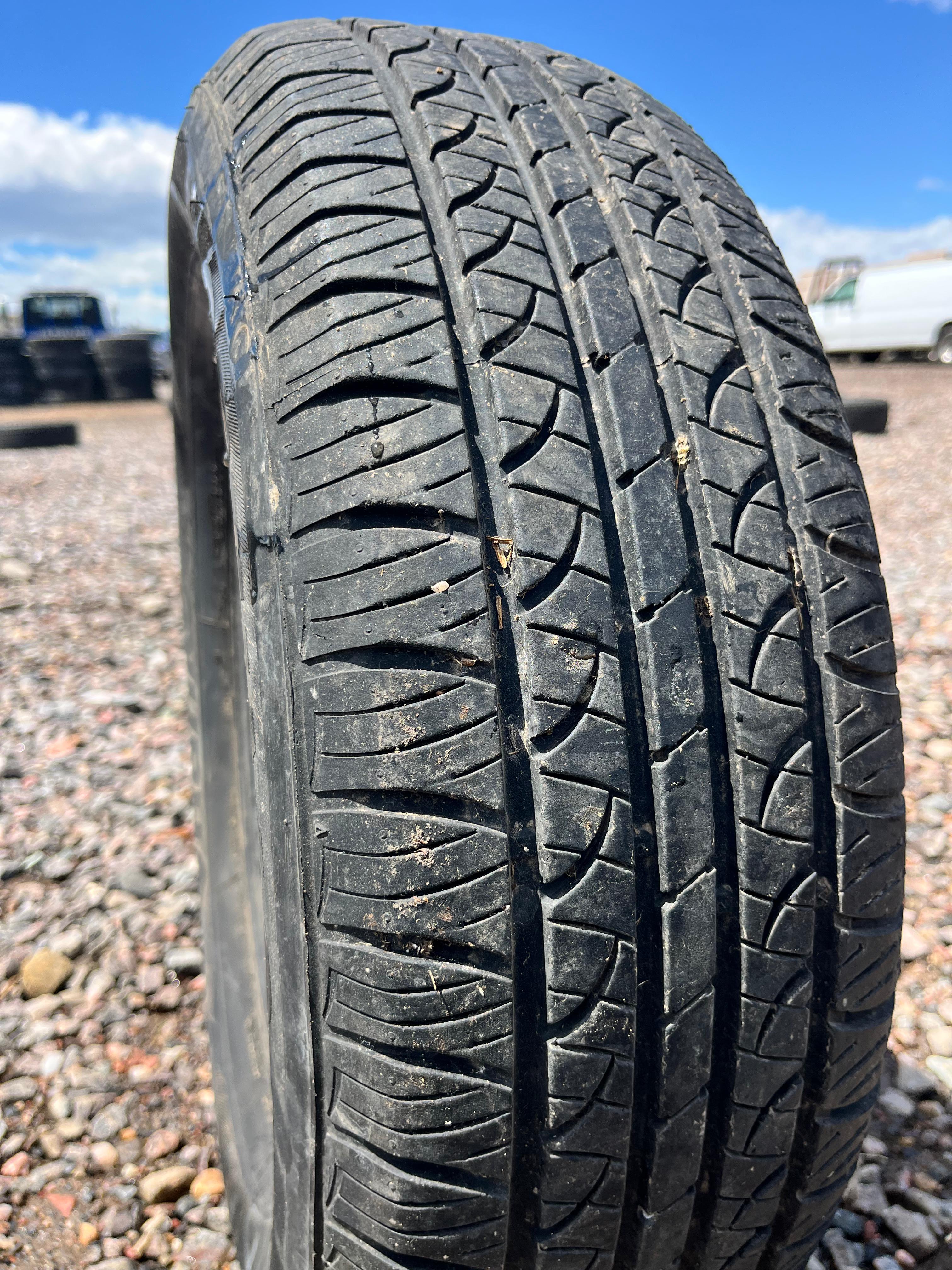 215/70R14 Single (1 Used Tire) Hankook Óptimo
