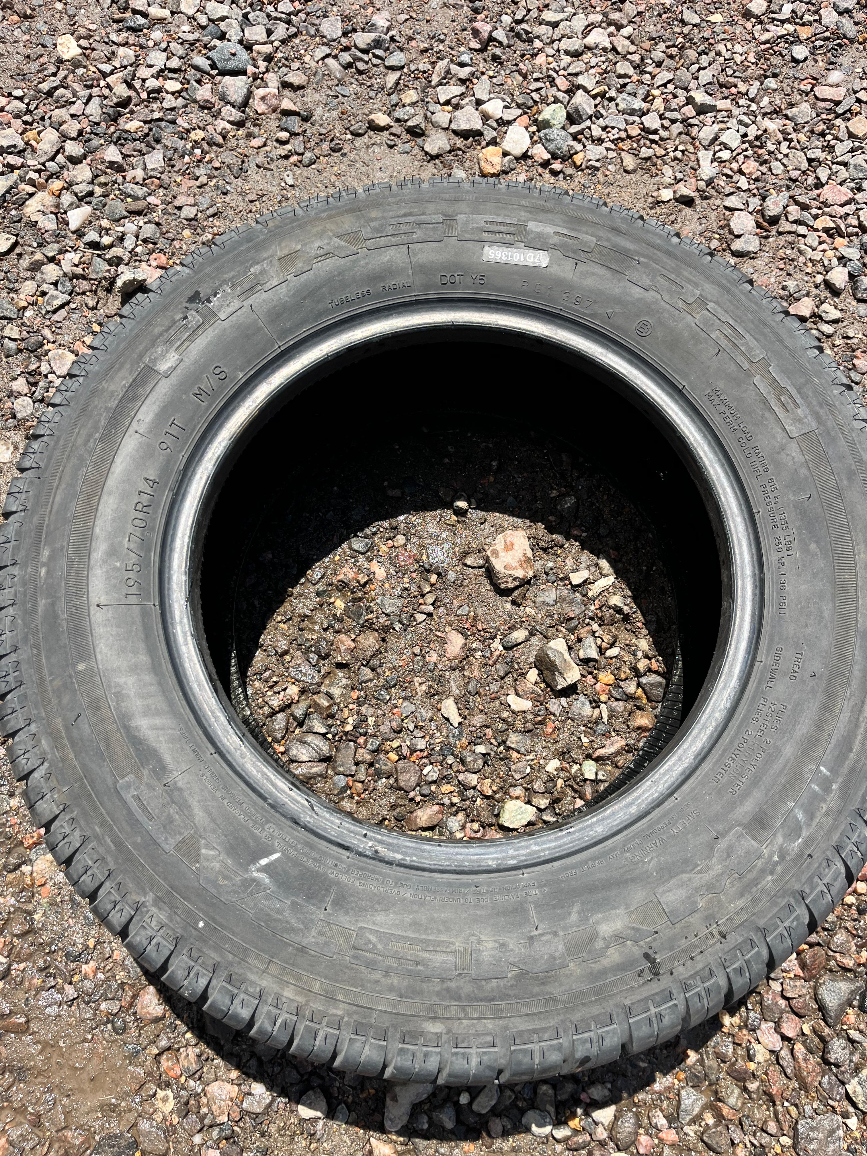 195/70R14 Single (1 Used Tire) Wynstar Phaser R23
