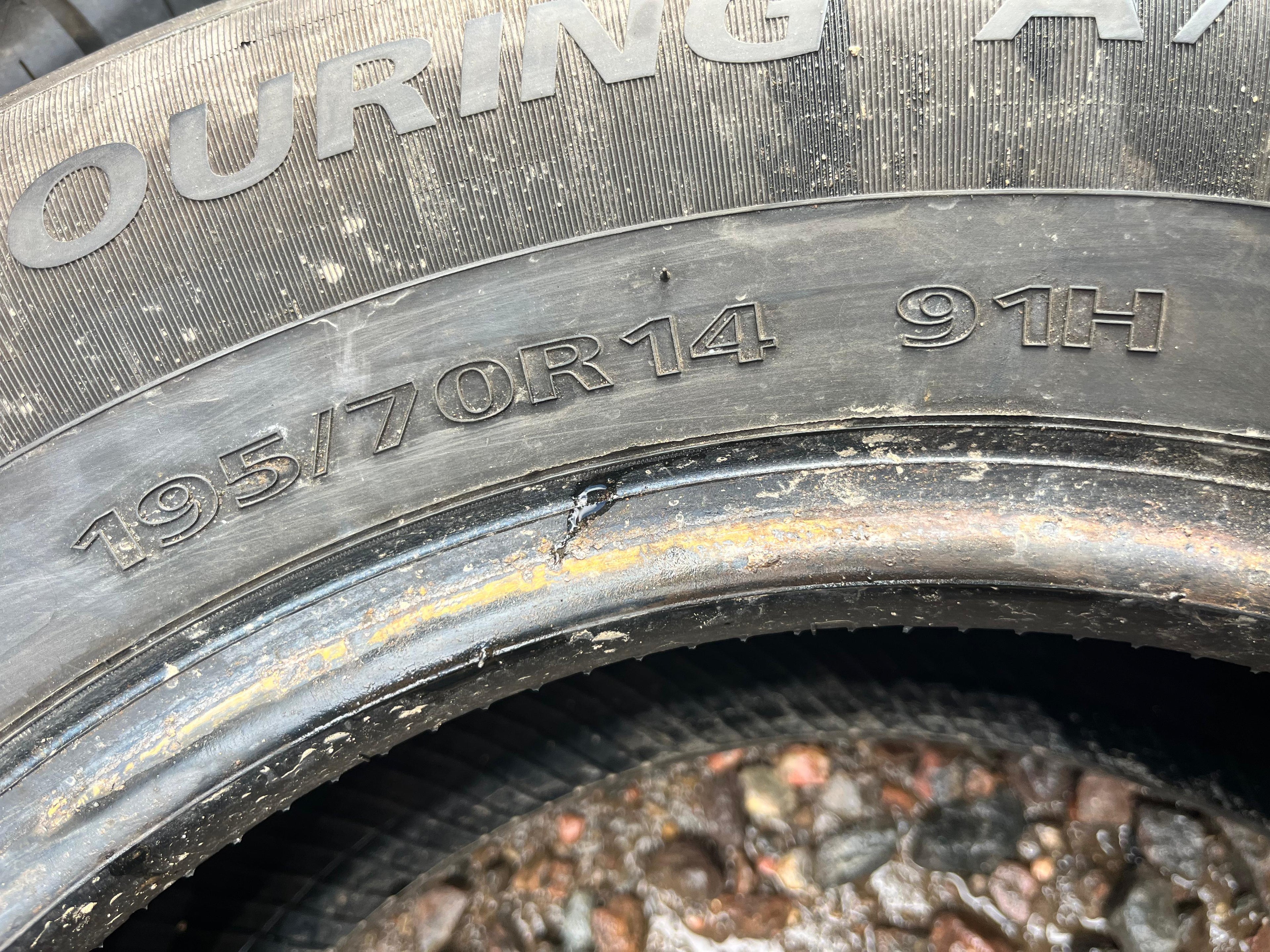 195/70R14 Single (1 Used Tire) Pantera Touring