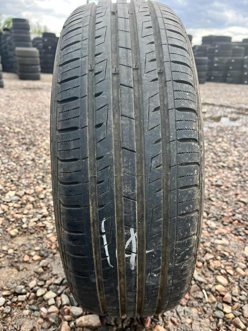 195/70R14 Single (1 Used Tire) Pantera Touring