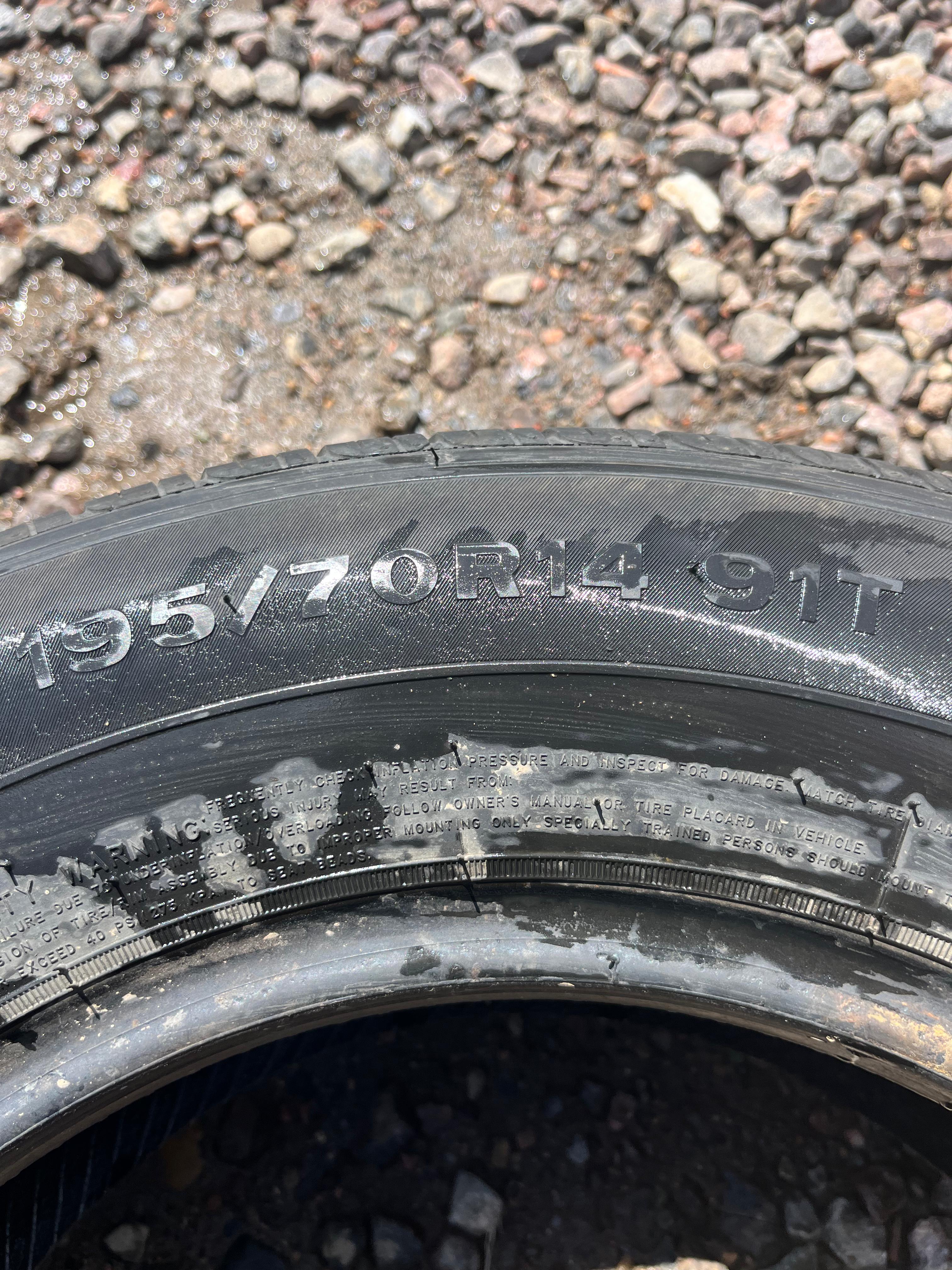195/70R14 Single (1 Used Tire) Confidence All Season