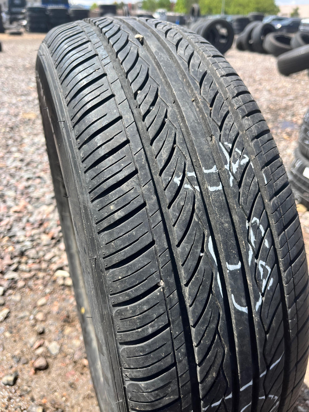 195/70R14 Single (1 Used Tire) Confidence All Season
