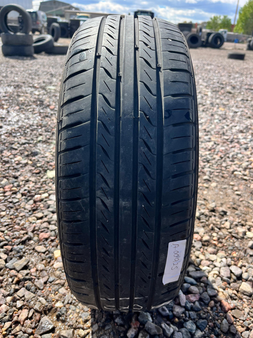 185/65R14 Single (1 Used Tire) Mohave Touring
