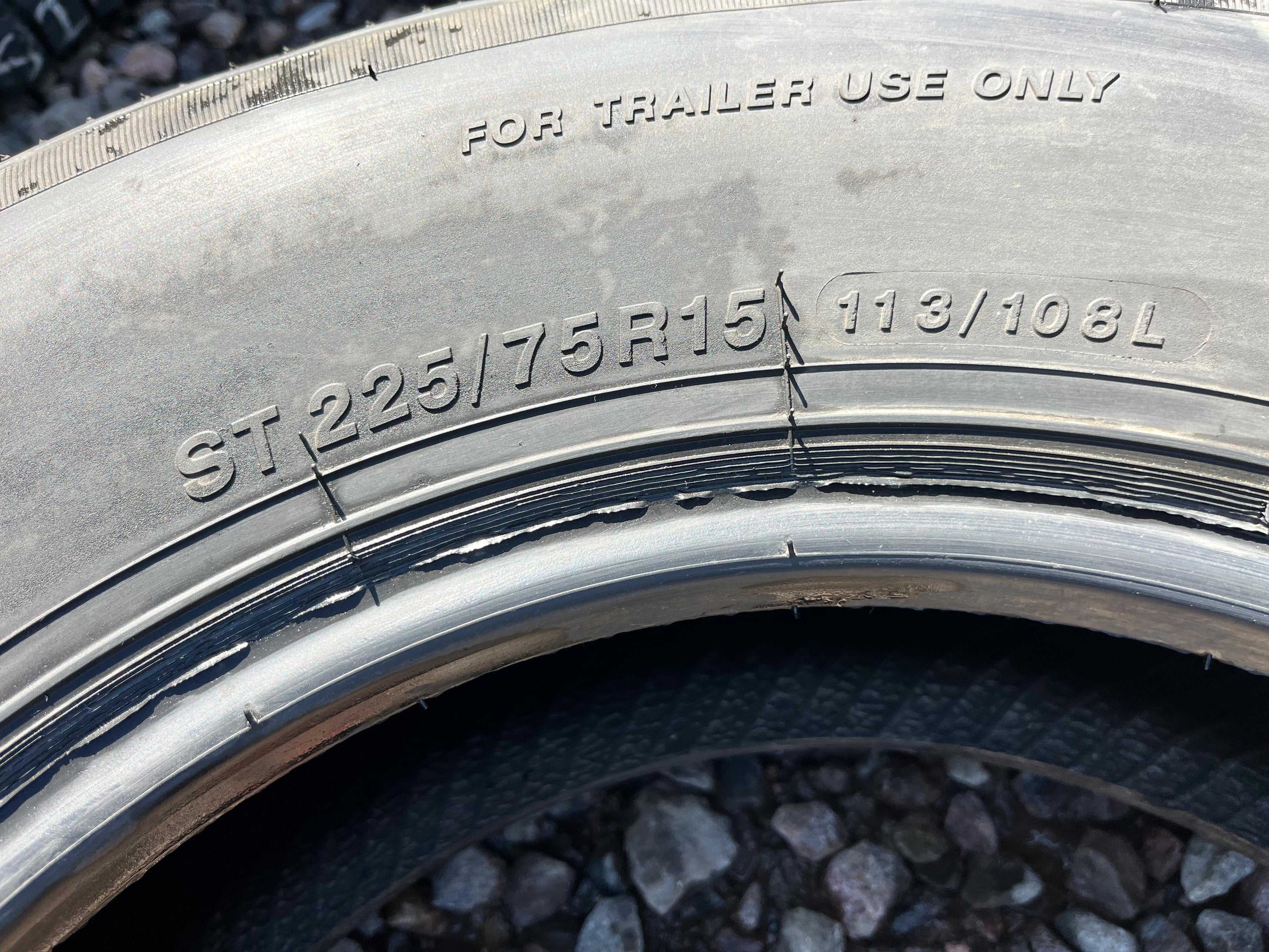 ST225/75R15 Single (1 Used Tire) Schooner (STR)