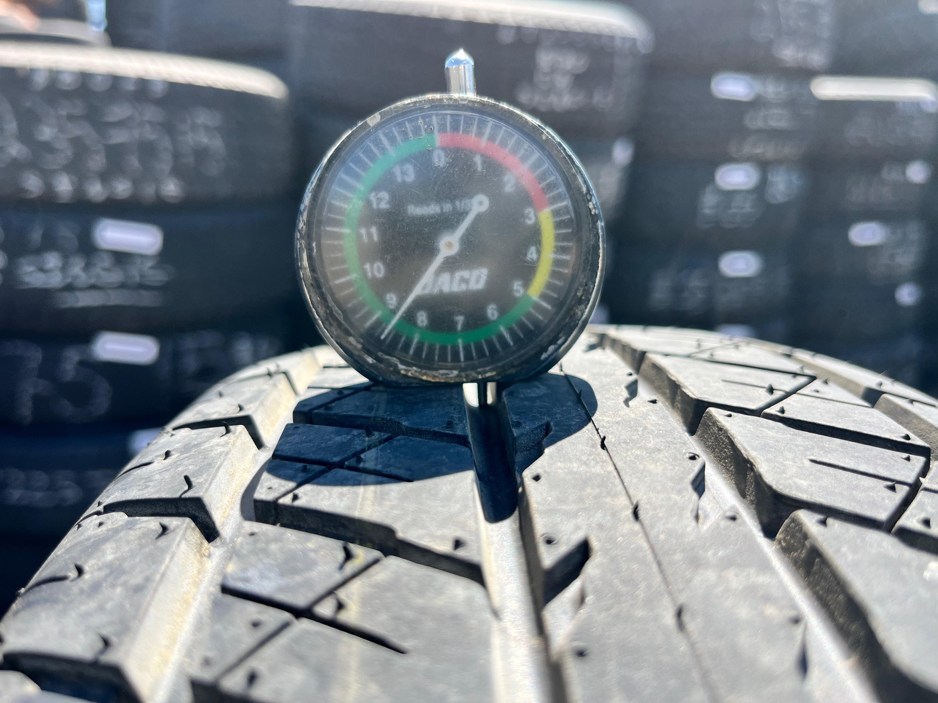 ST225/75R15 Single (1 Used Tire) Rainier