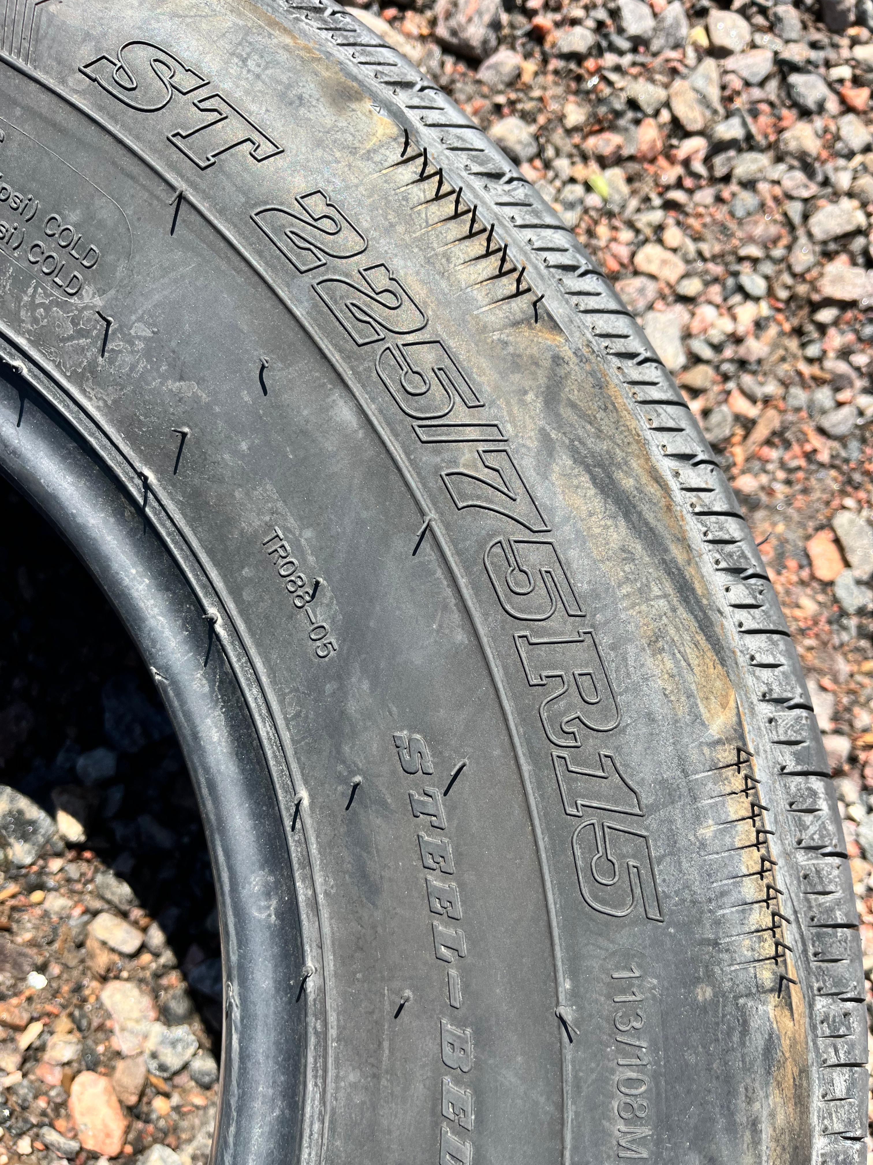 ST225/75R15 Single (1 Used Tire) Rainier