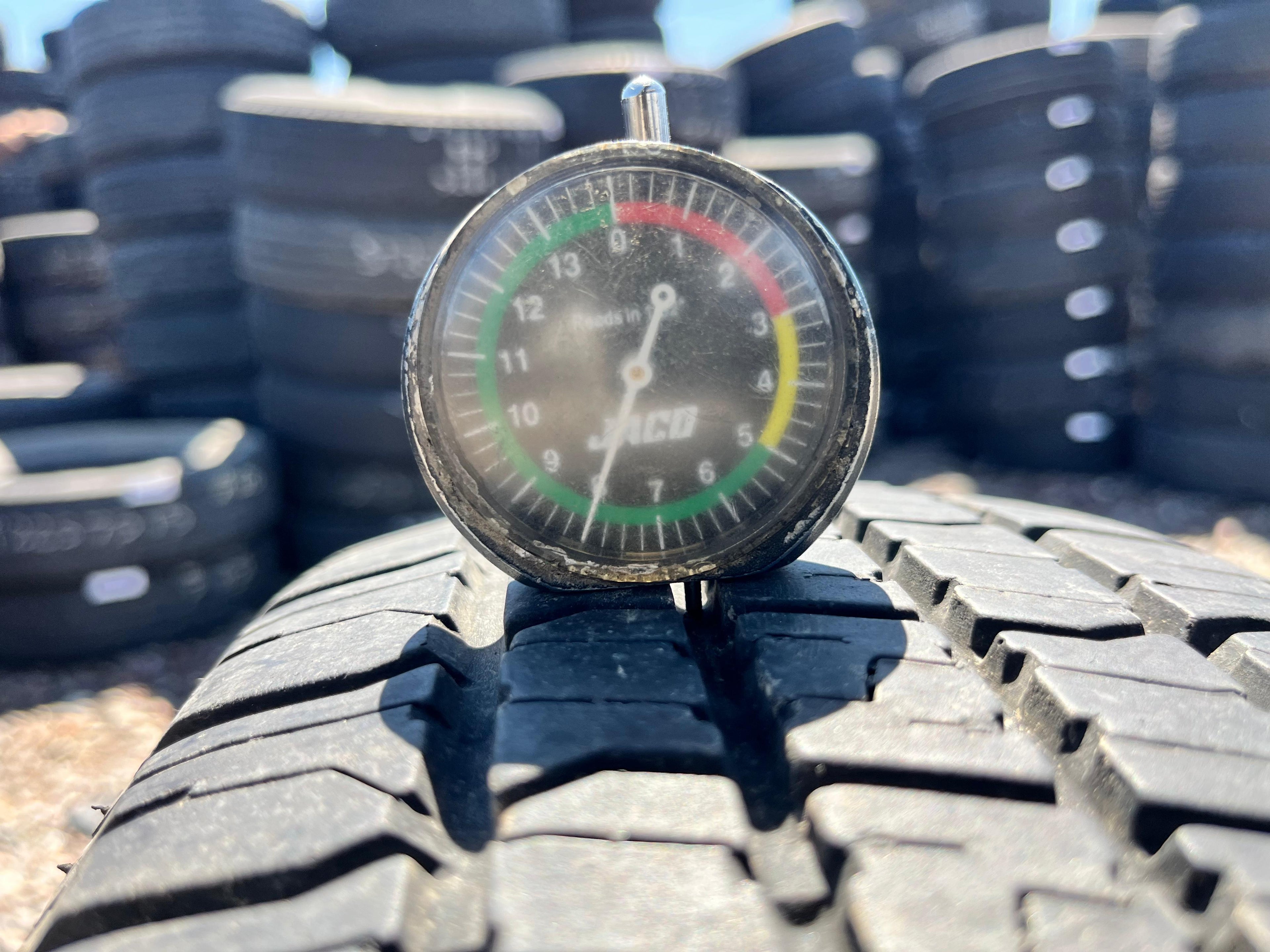 205/75R15 Single (1 Used Tire) Venezia Classic 787