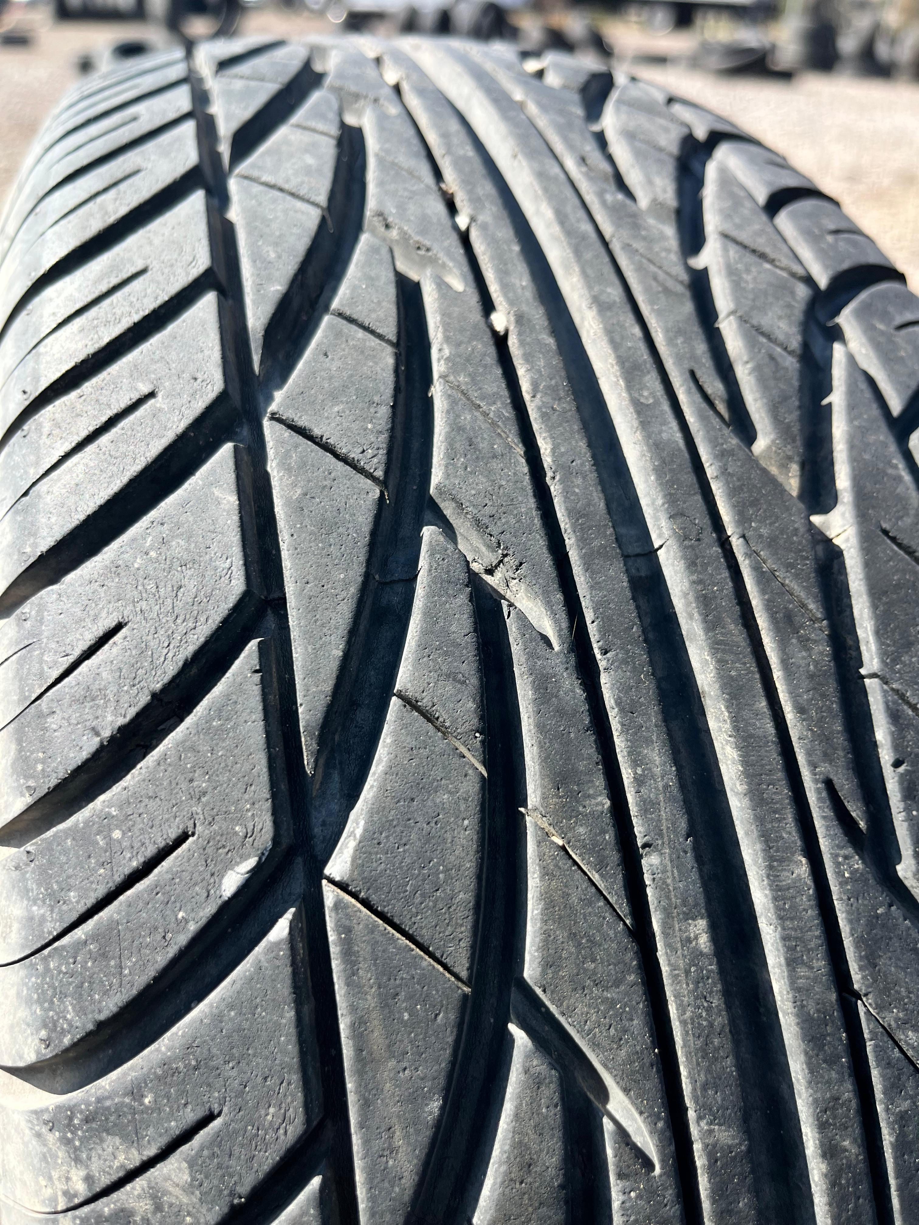 255/35ZR20 Single (1 Used Tire) Continental ExtremContact