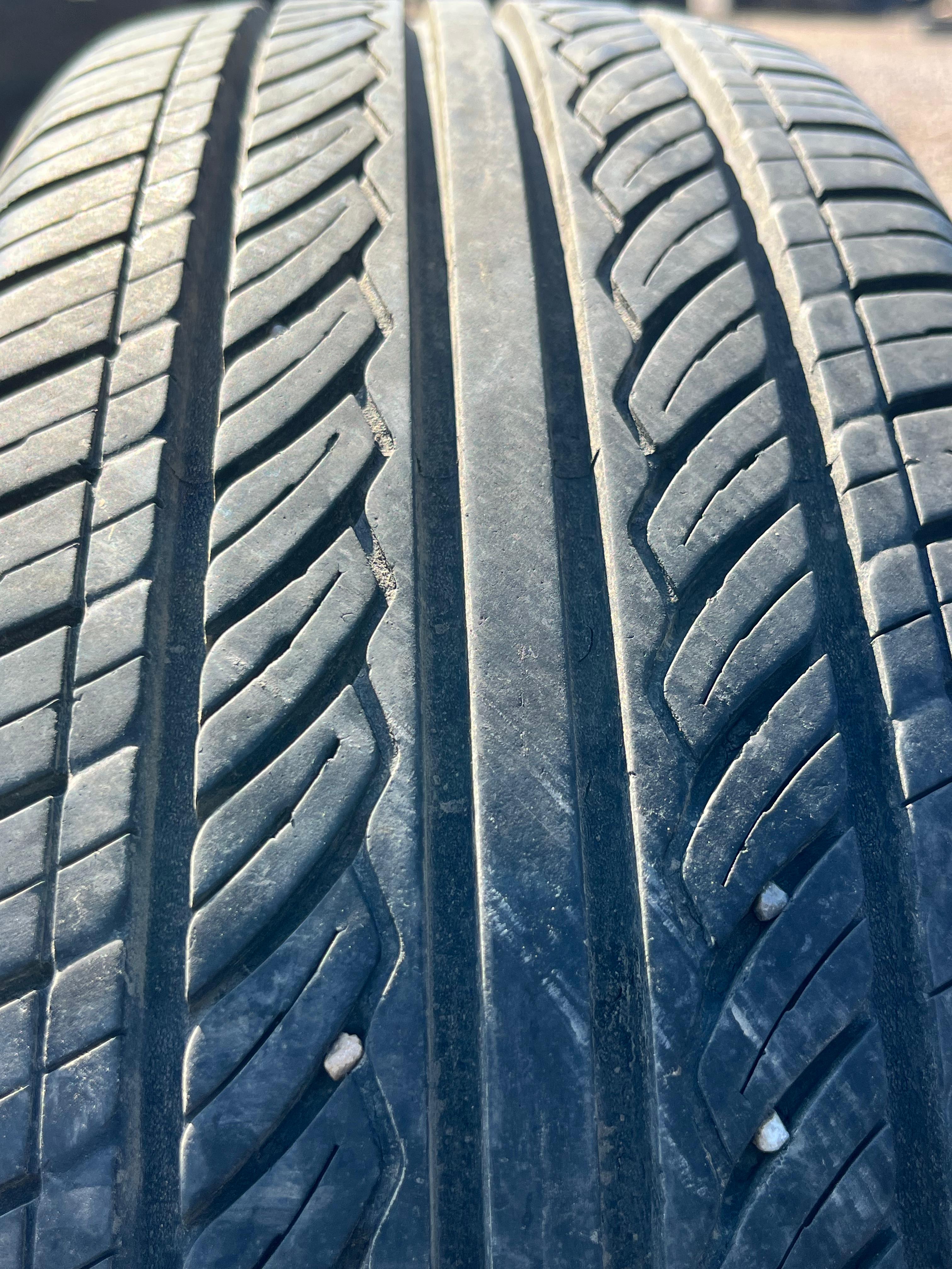 185/65R15 Single (1 Used Tire) Confidence All Season