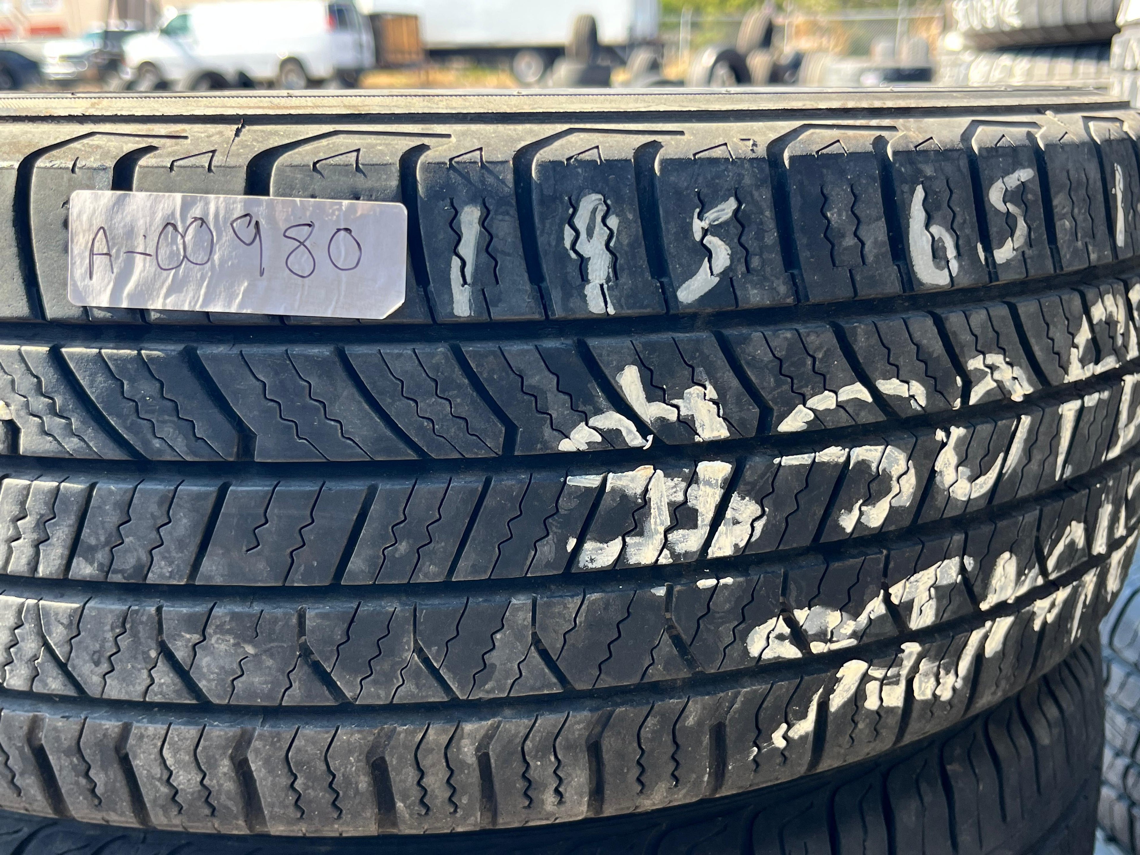 195/65R15 Single (1 Used Tire) Road Hugger Road Hugger (GTP AS/02)