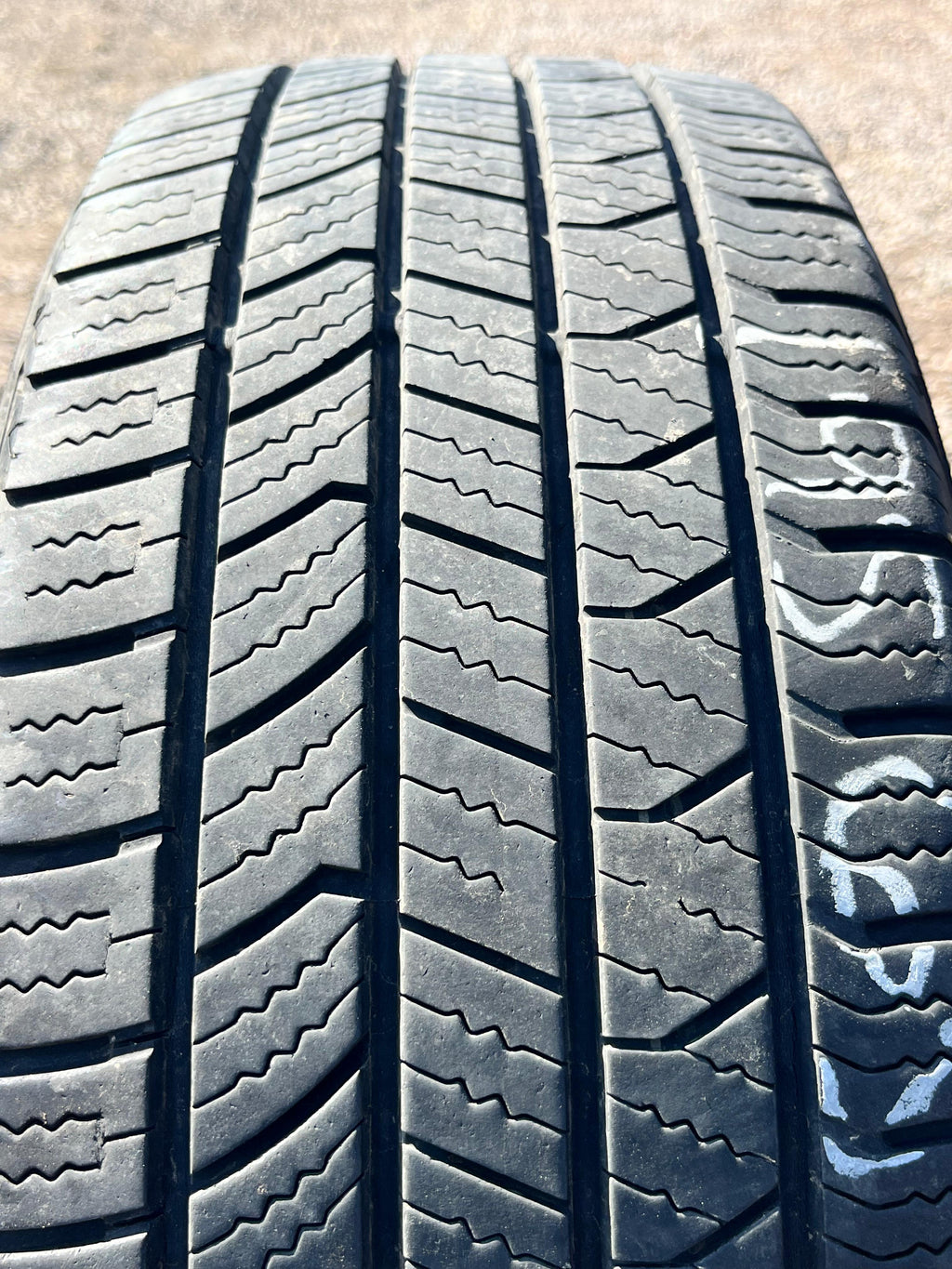 195/65R15 Single (1 Used Tire) Road Hugger Road Hugger (GTP AS/02)