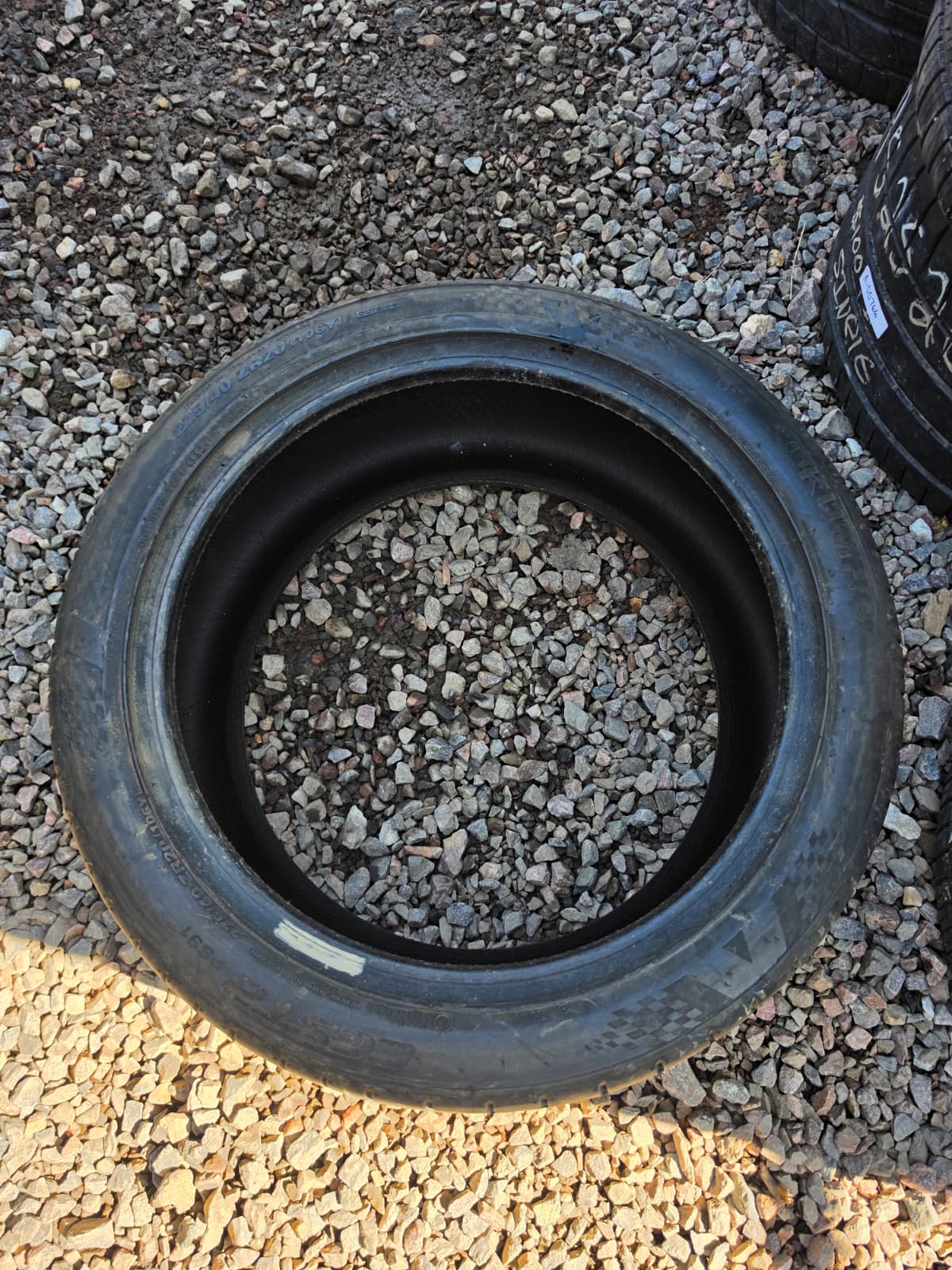 275/40ZR20 Single (1 Used Tire) Kumho Ecsta PS91