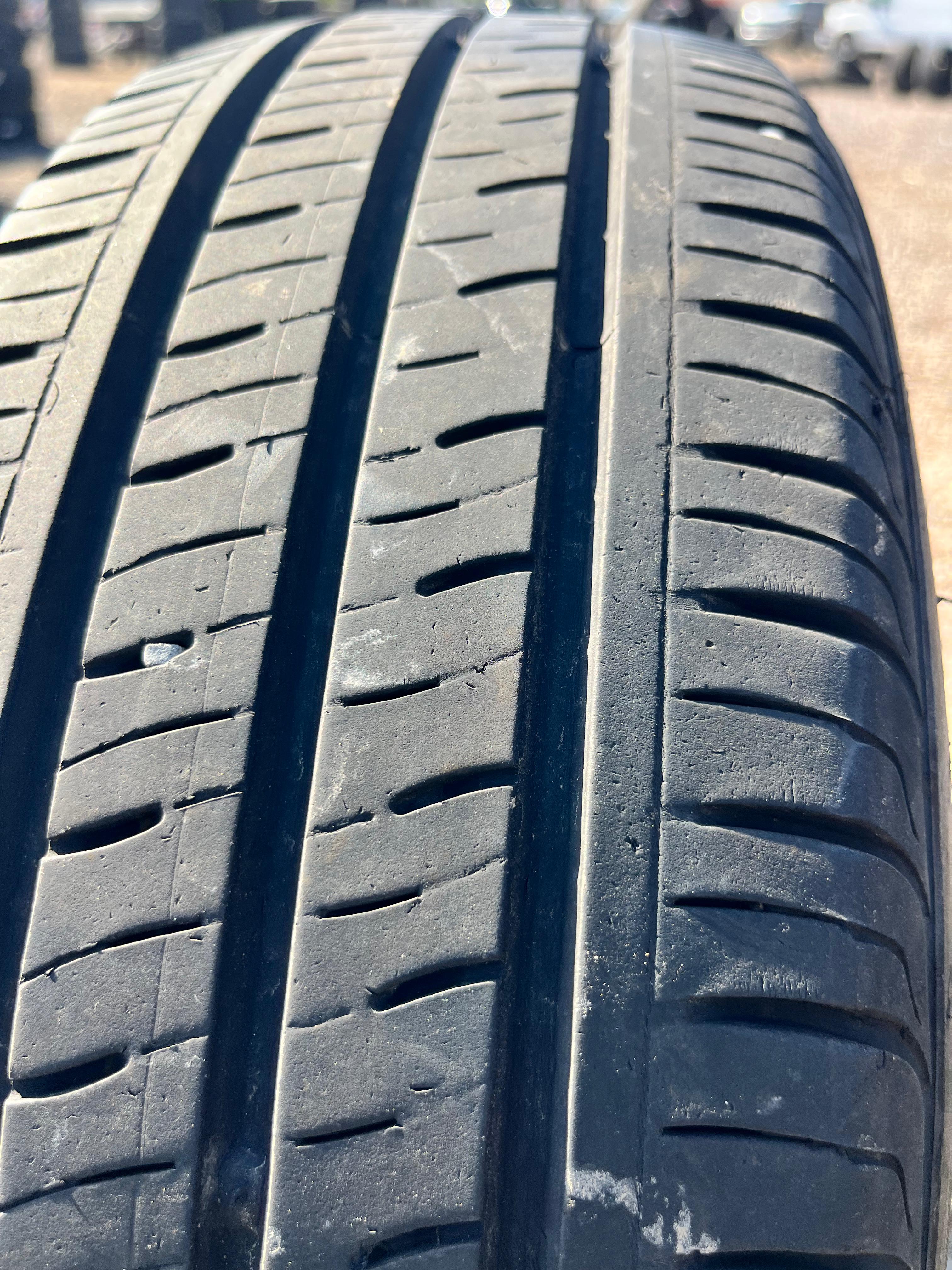 185/65R15 Single (1 Used Tire) Kumho Solus Ta (31)