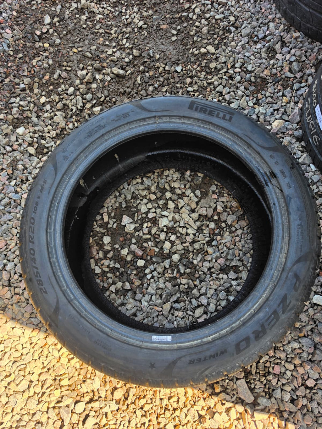 285/40ZR20 Single (1 Used Tire) Pirelli P Zero