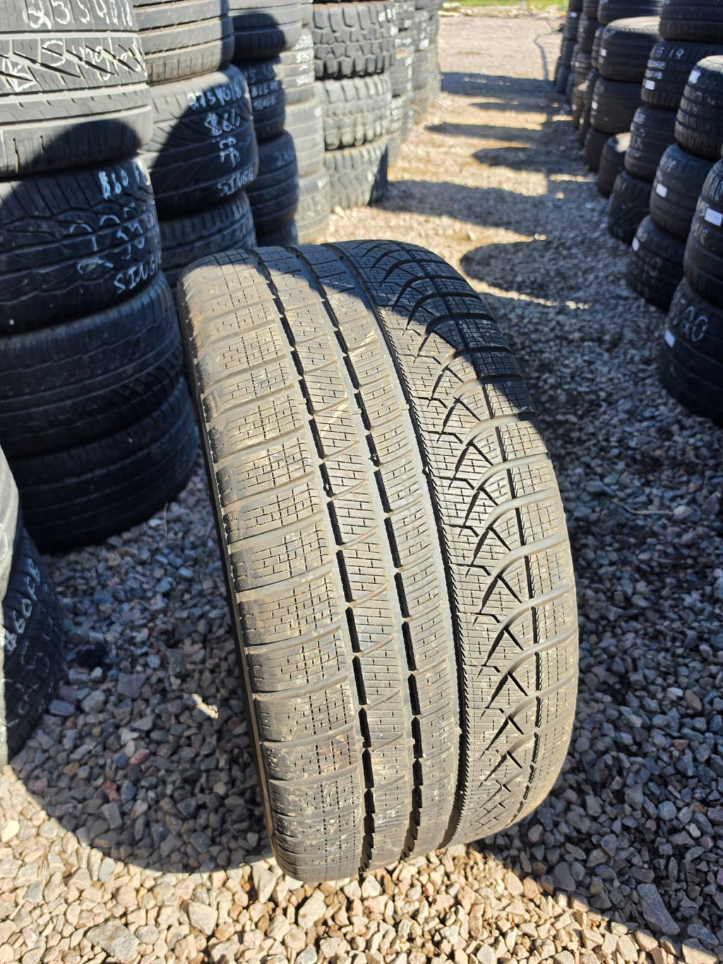 285/40ZR20 Single (1 Used Tire) Pirelli P Zero
