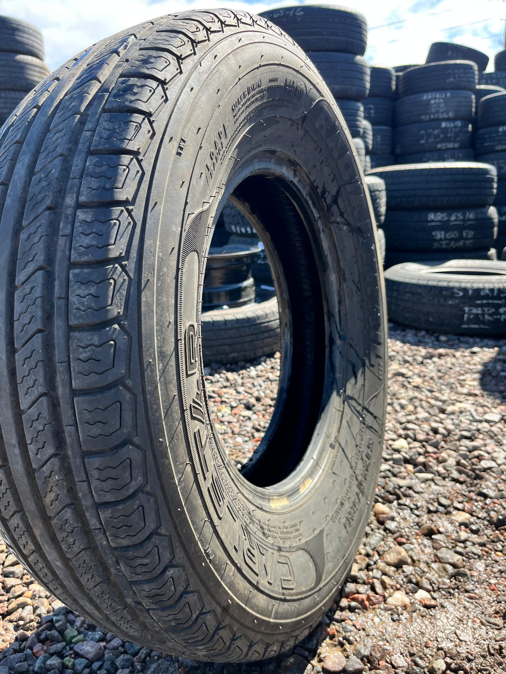ST225/75R15 Single (1 Used Tire) CarlStar Radial Trail (HD)