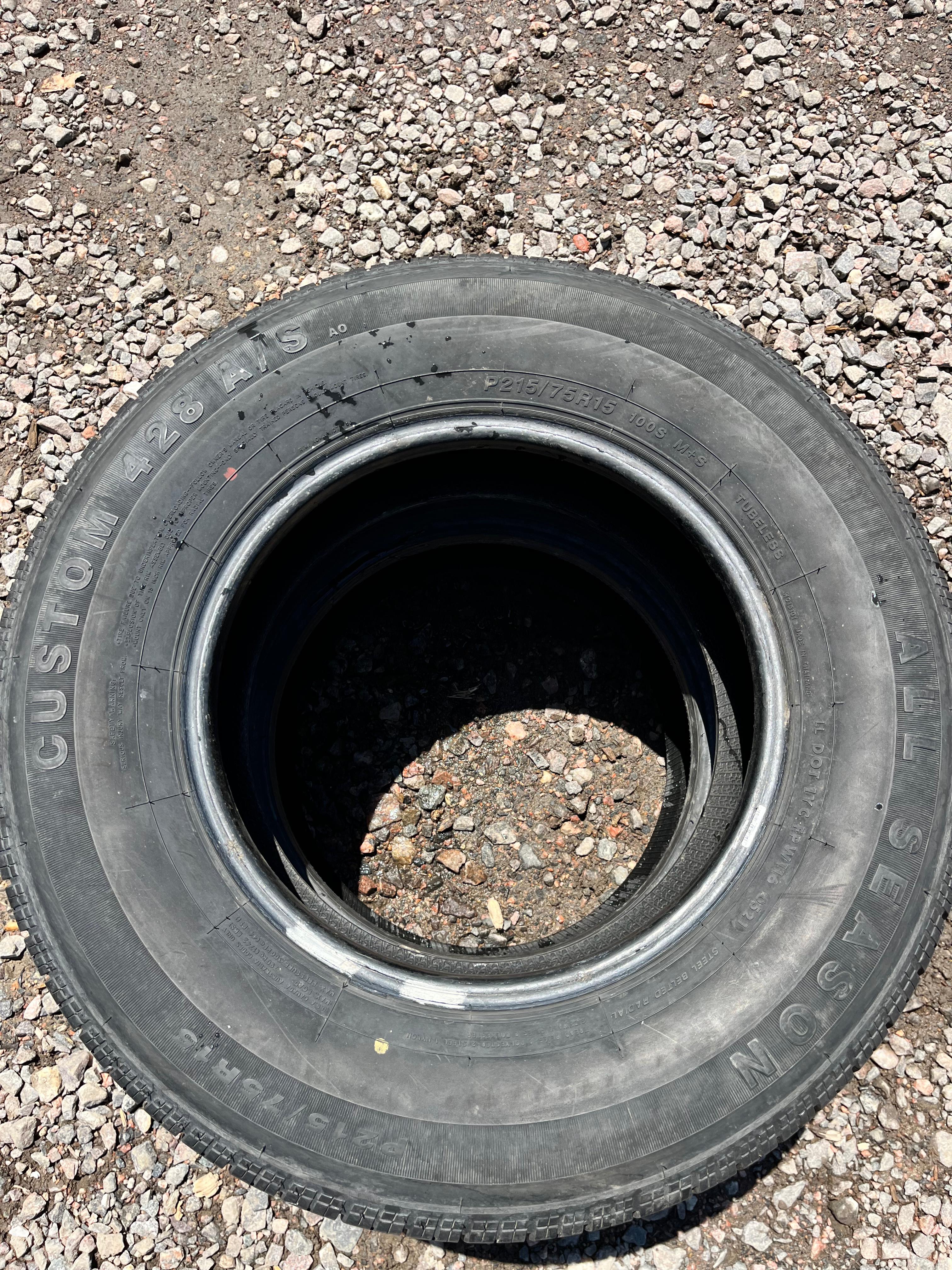 215/75R15 Single (1 Used Tire) Custom 428 All Season