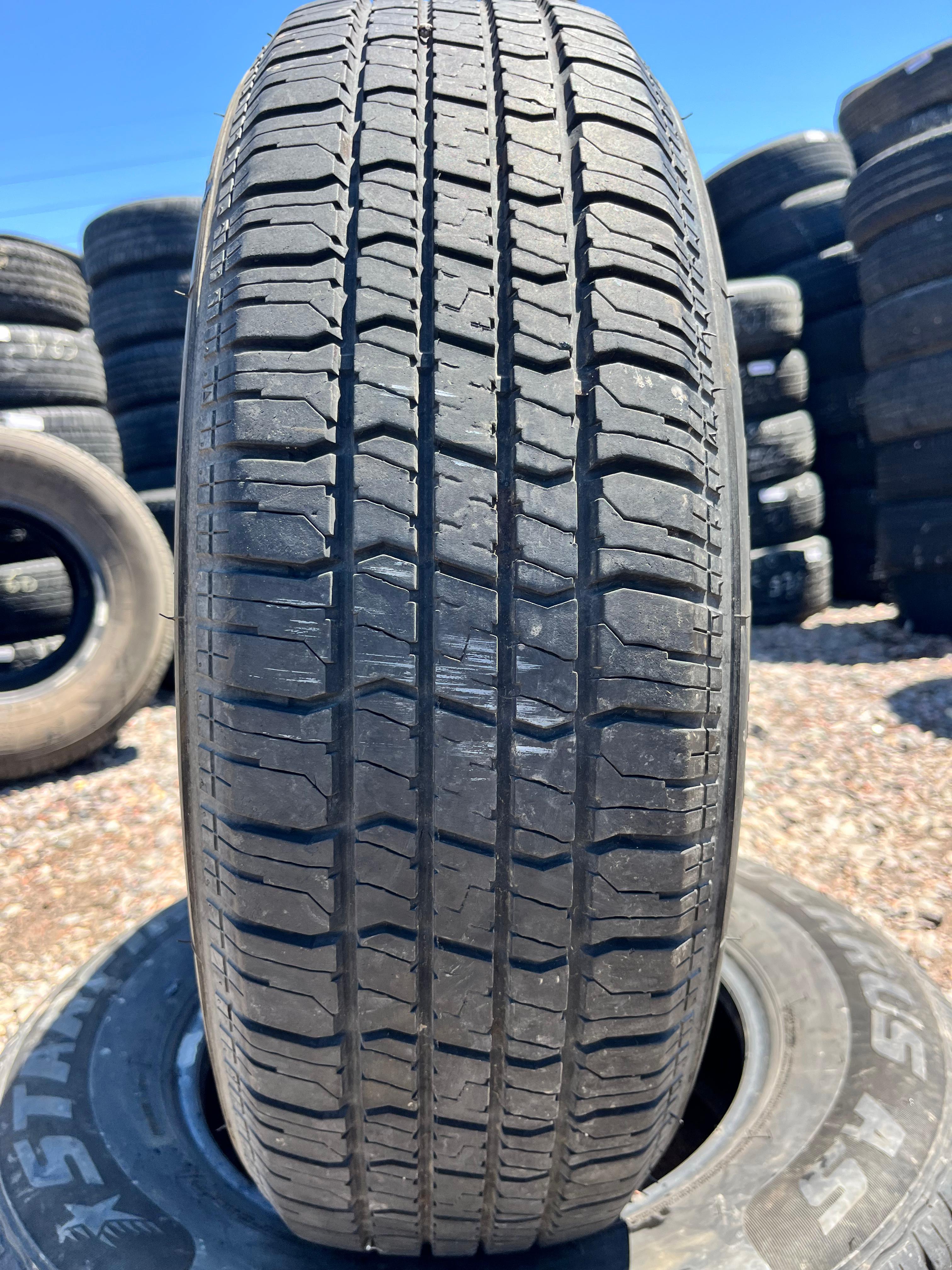 215/75R15 Single (1 Used Tire) Custom 428 All Season