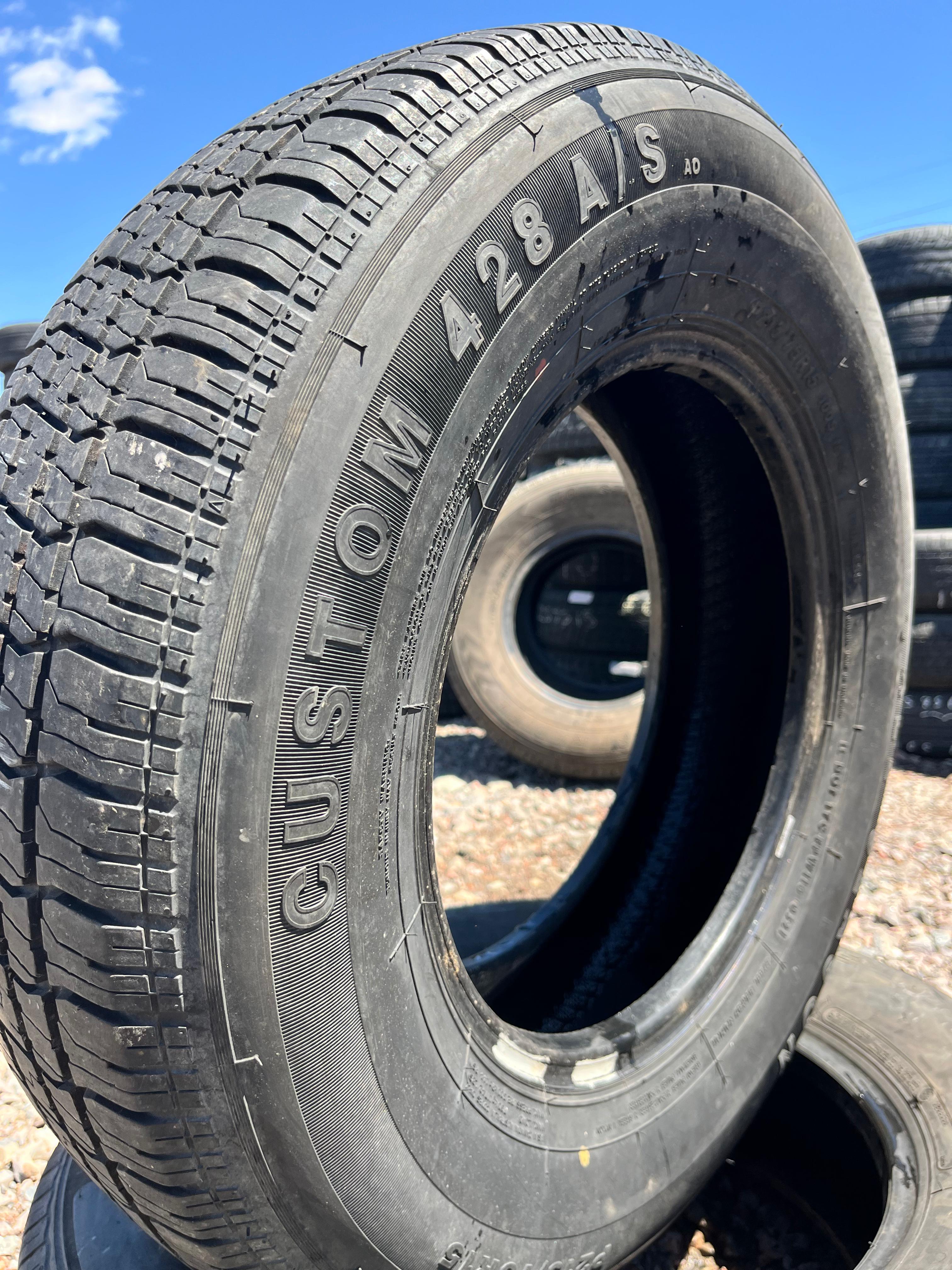 215/75R15 Single (1 Used Tire) Custom 428 All Season