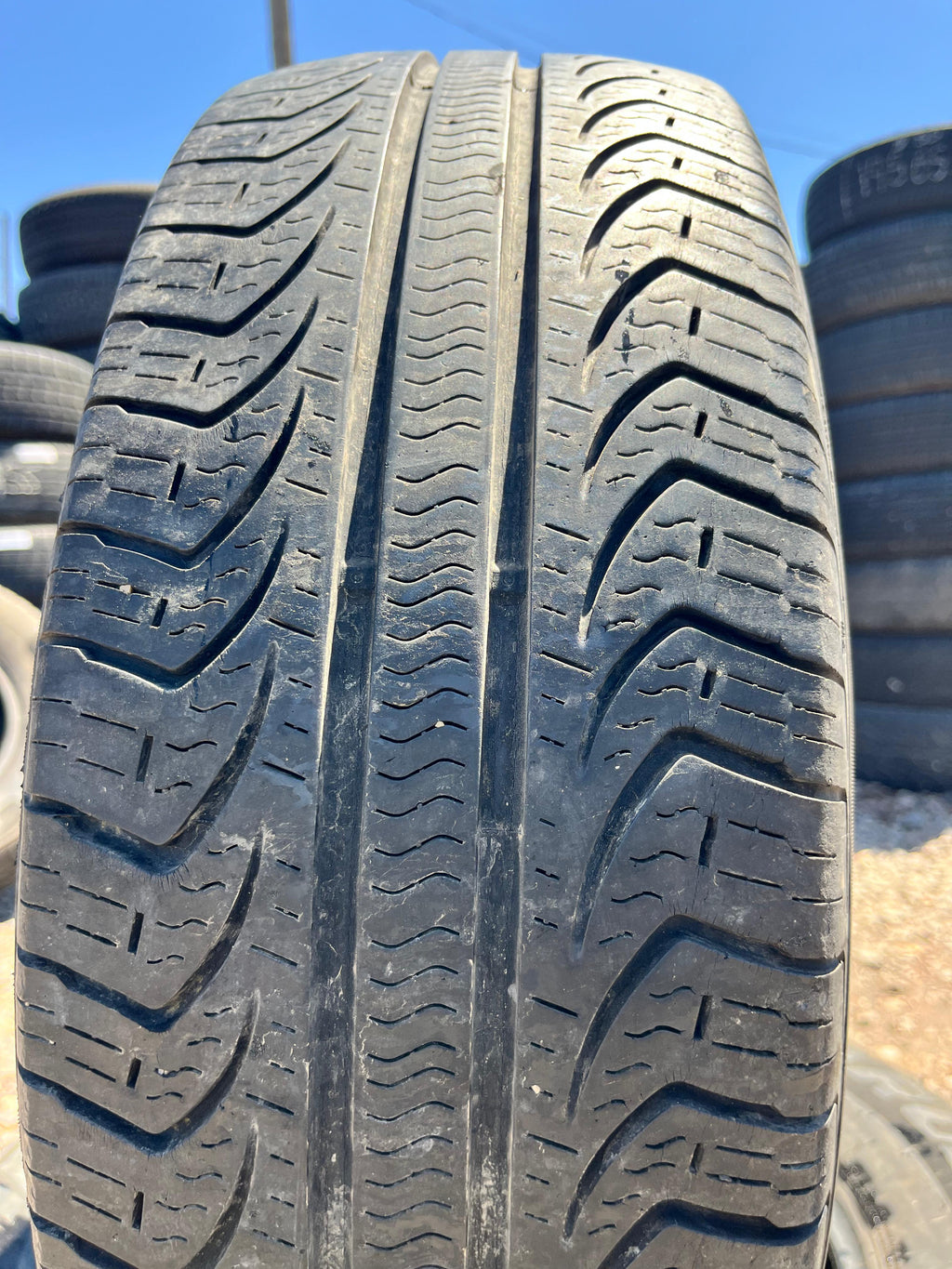 215/70R15 Single (1 Used Tire) Pirelli P4 Four Season Plus