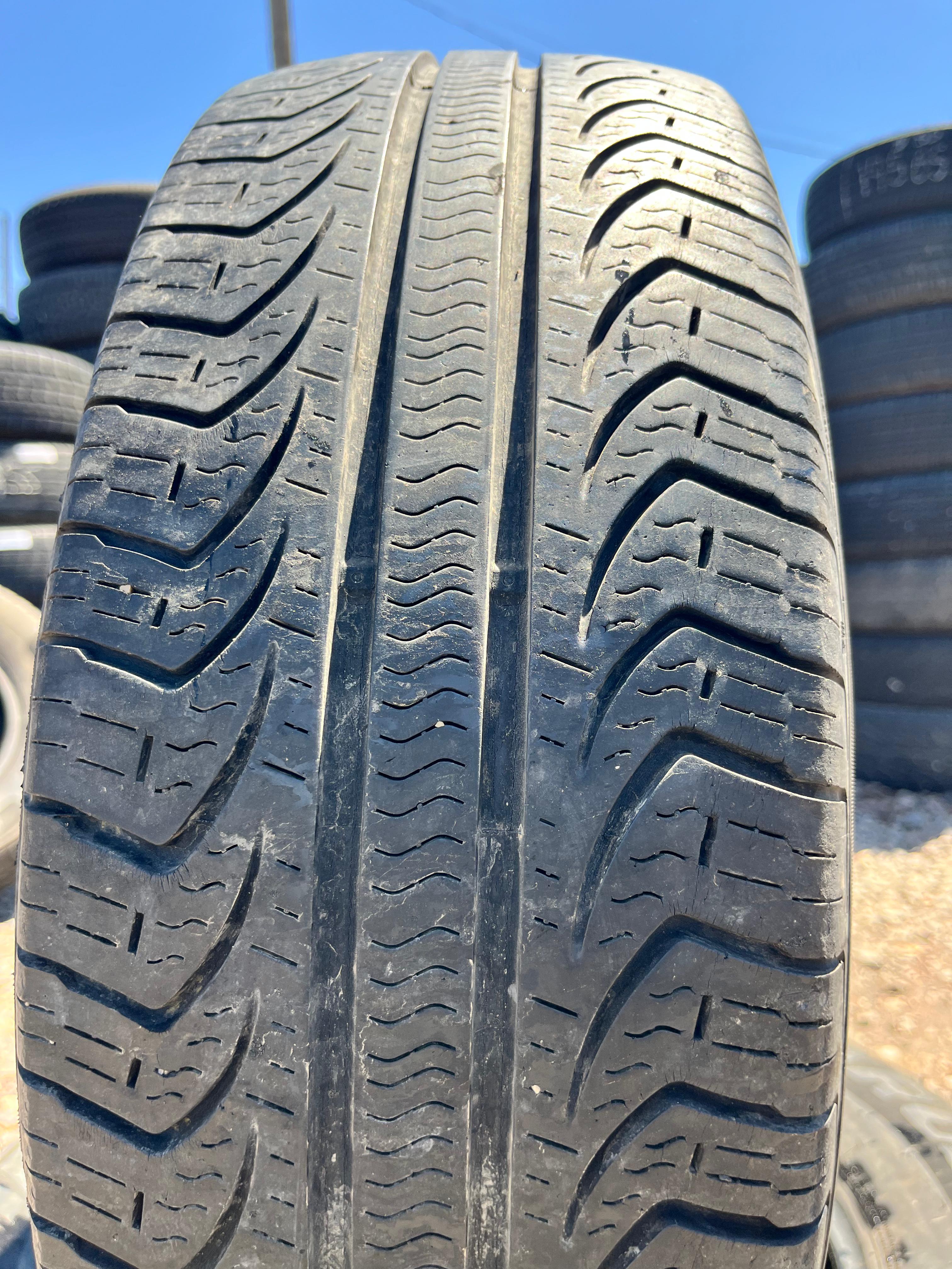 215/70R15 Single (1 Used Tire) Pirelli P4 Four Season Plus